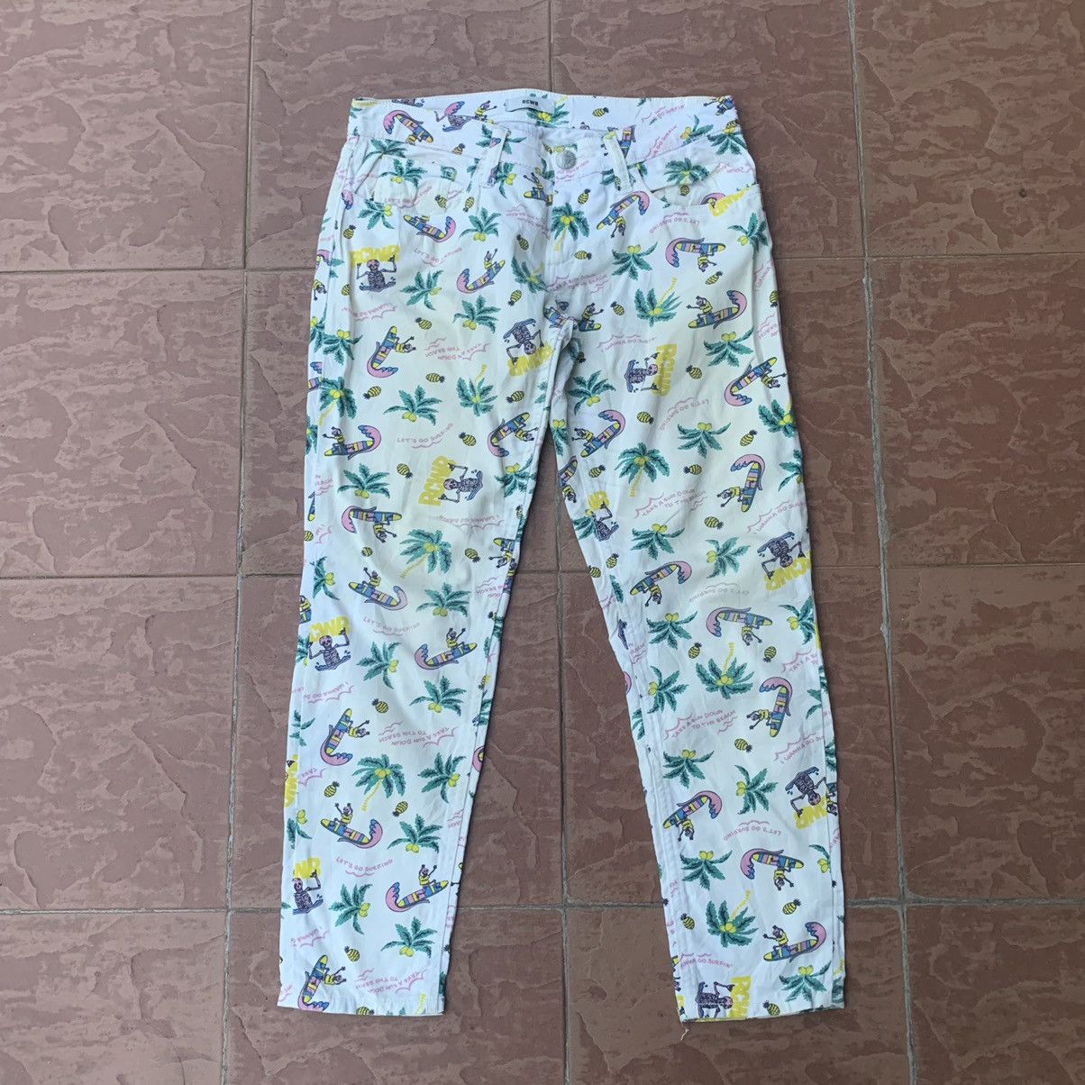 Japanese Brand RCWB FULLPRINTED SKULLS CROPPED PANTS Size US 29 - 1 Thumbnail