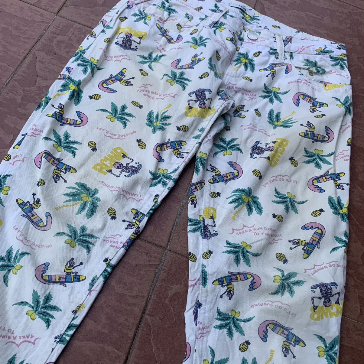 Japanese Brand RCWB FULLPRINTED SKULLS CROPPED PANTS Size US 29 - 2 Thumbnail