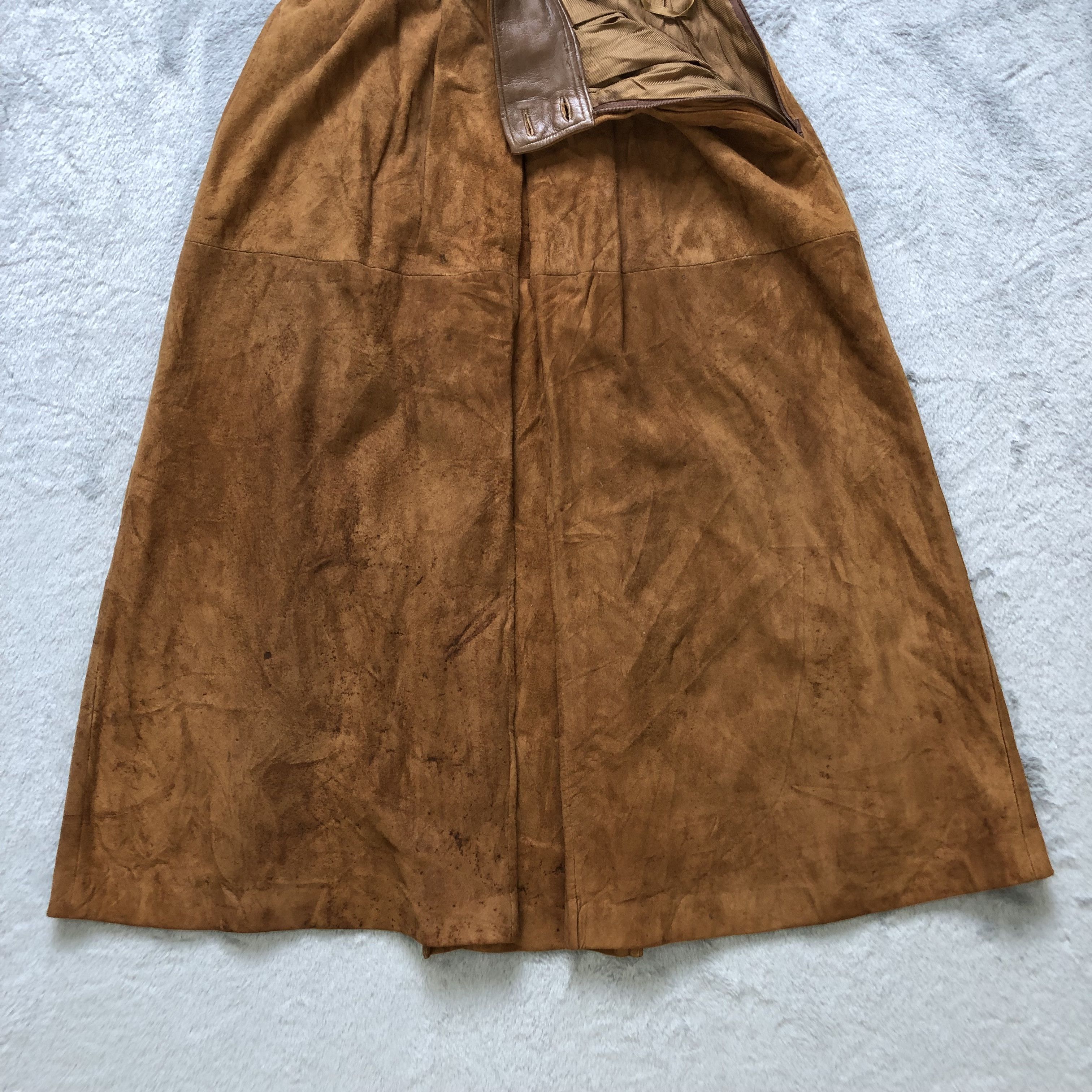 Karl Lagerfeld RARE🔥 KARL LEGERFELD SUEDE LEATHER SKIRTS #6741-84 Size 24" / US 00 / IT 34 - 5 Thumbnail