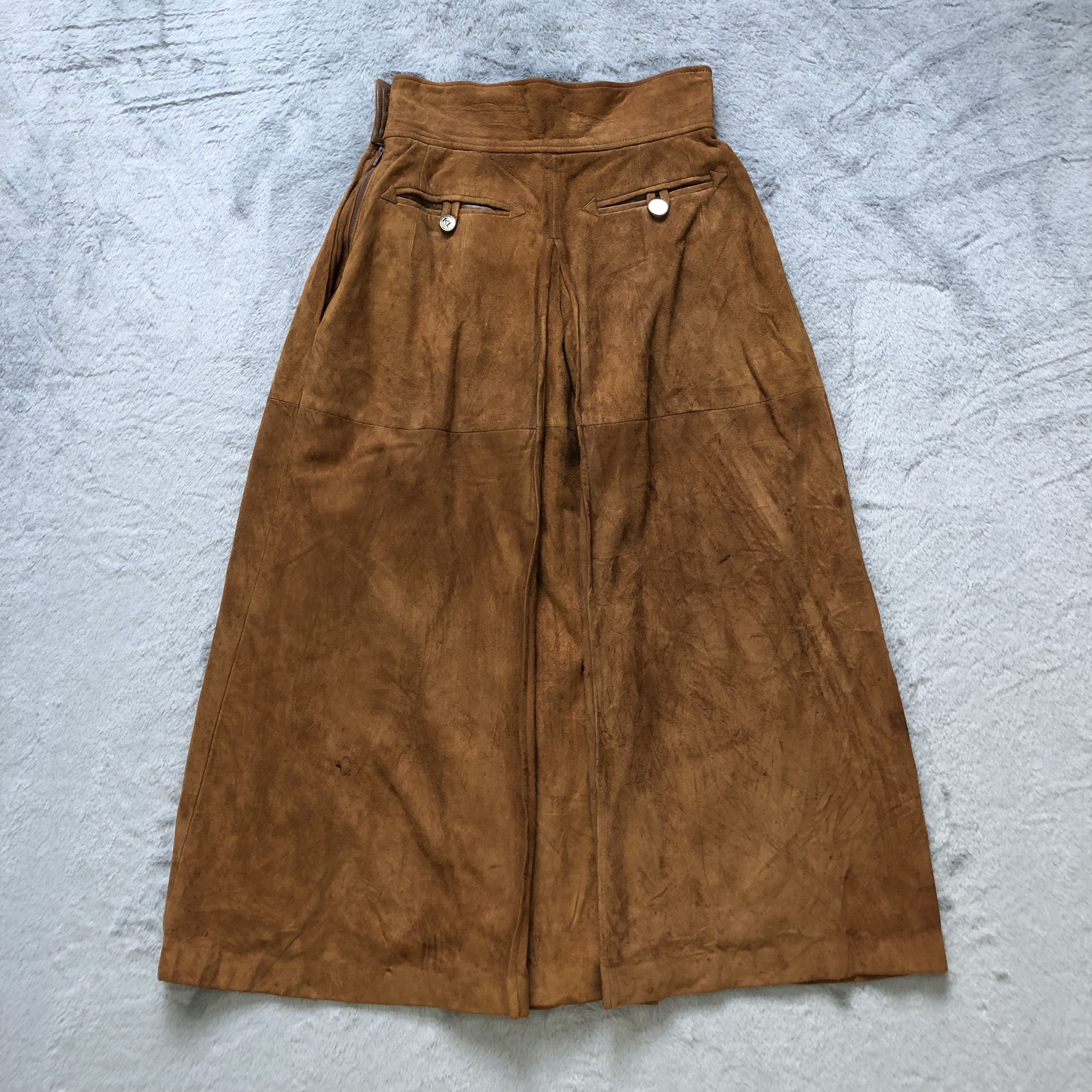 Karl Lagerfeld RARE🔥 KARL LEGERFELD SUEDE LEATHER SKIRTS #6741-84 Size 24" / US 00 / IT 34 - 10 Thumbnail