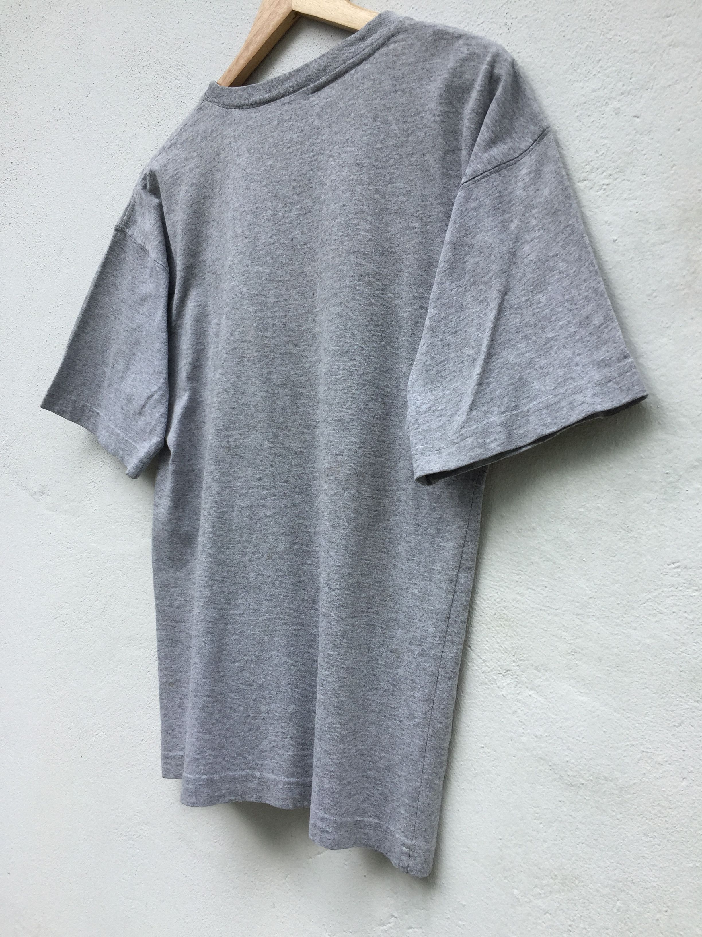 Guess VINTAGE 90s Guess Athletic Sport Dept Grey TShirt Size US L / EU 52-54 / 3 - 9 Thumbnail