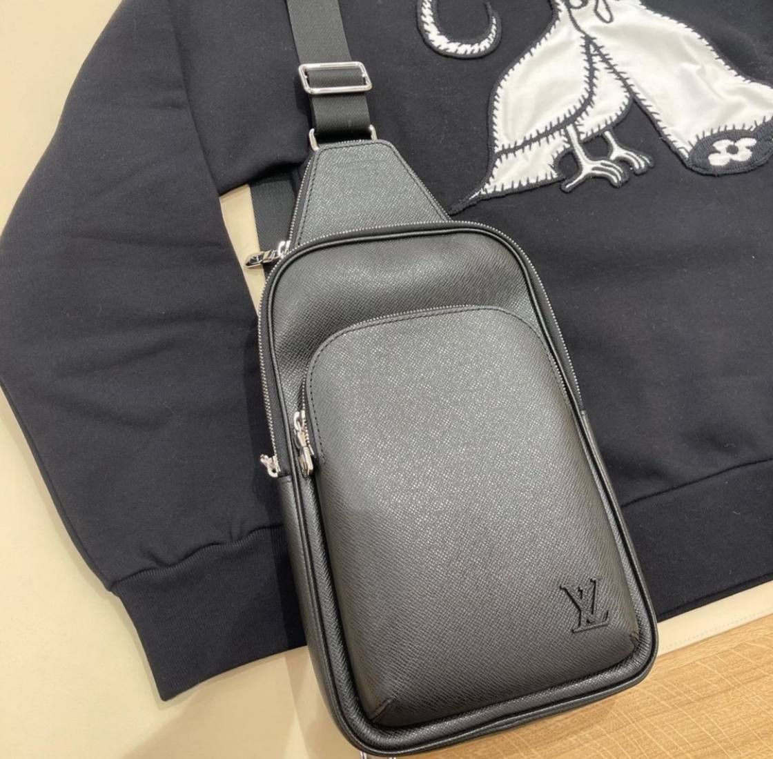 Louis vuitton Avenue Slingbag M30863 