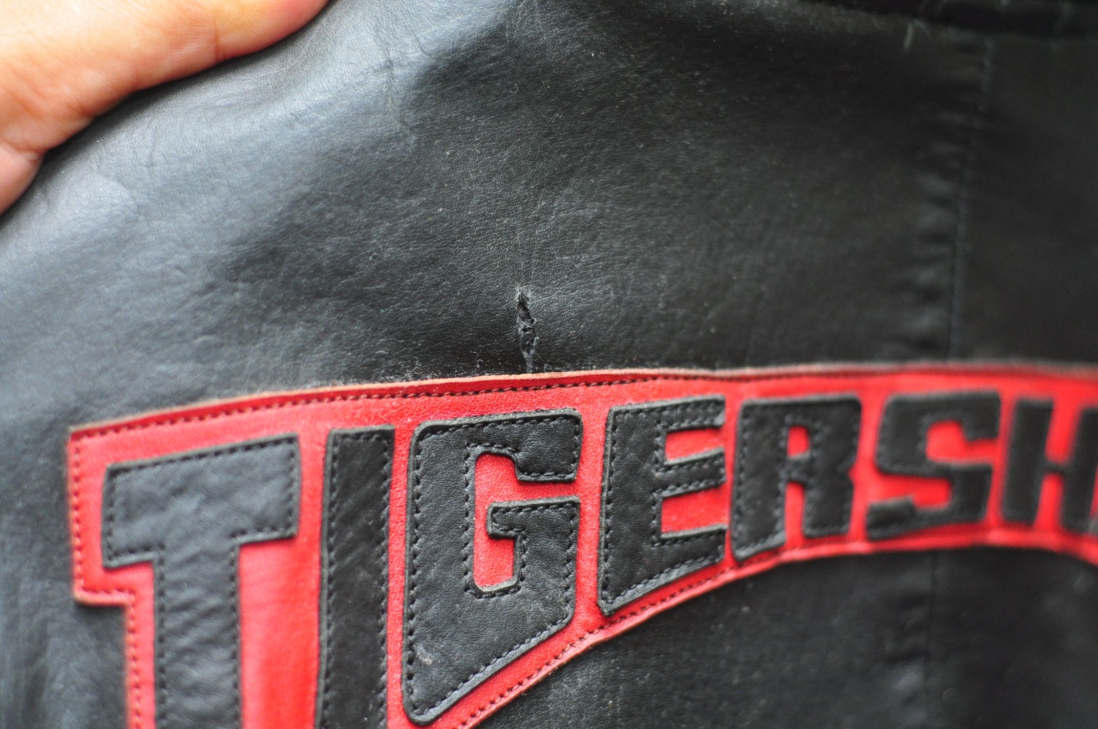 Japanese Brand Vintage Tigershark Leather Japanese Fashion Style Size US L / EU 52-54 / 3 - 10 Thumbnail