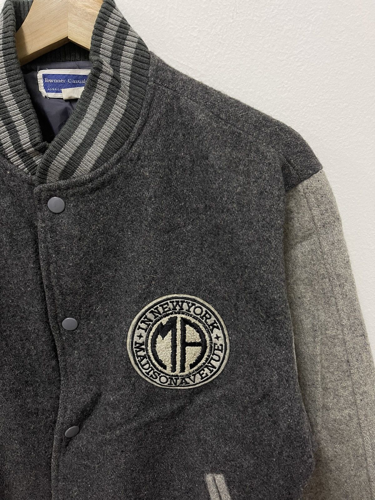 Vintage Vintage Towner Casual Wool Buttoned Varsity Jacket Size US L / EU 52-54 / 3 - 2 Thumbnail