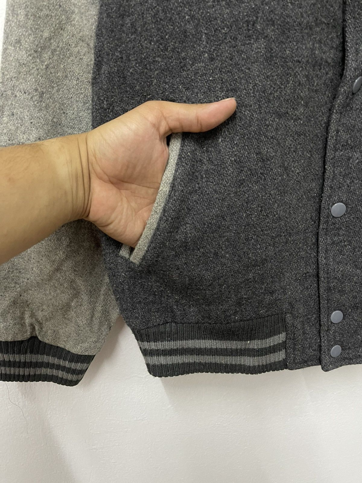 Vintage Vintage Towner Casual Wool Buttoned Varsity Jacket Size US L / EU 52-54 / 3 - 3 Thumbnail