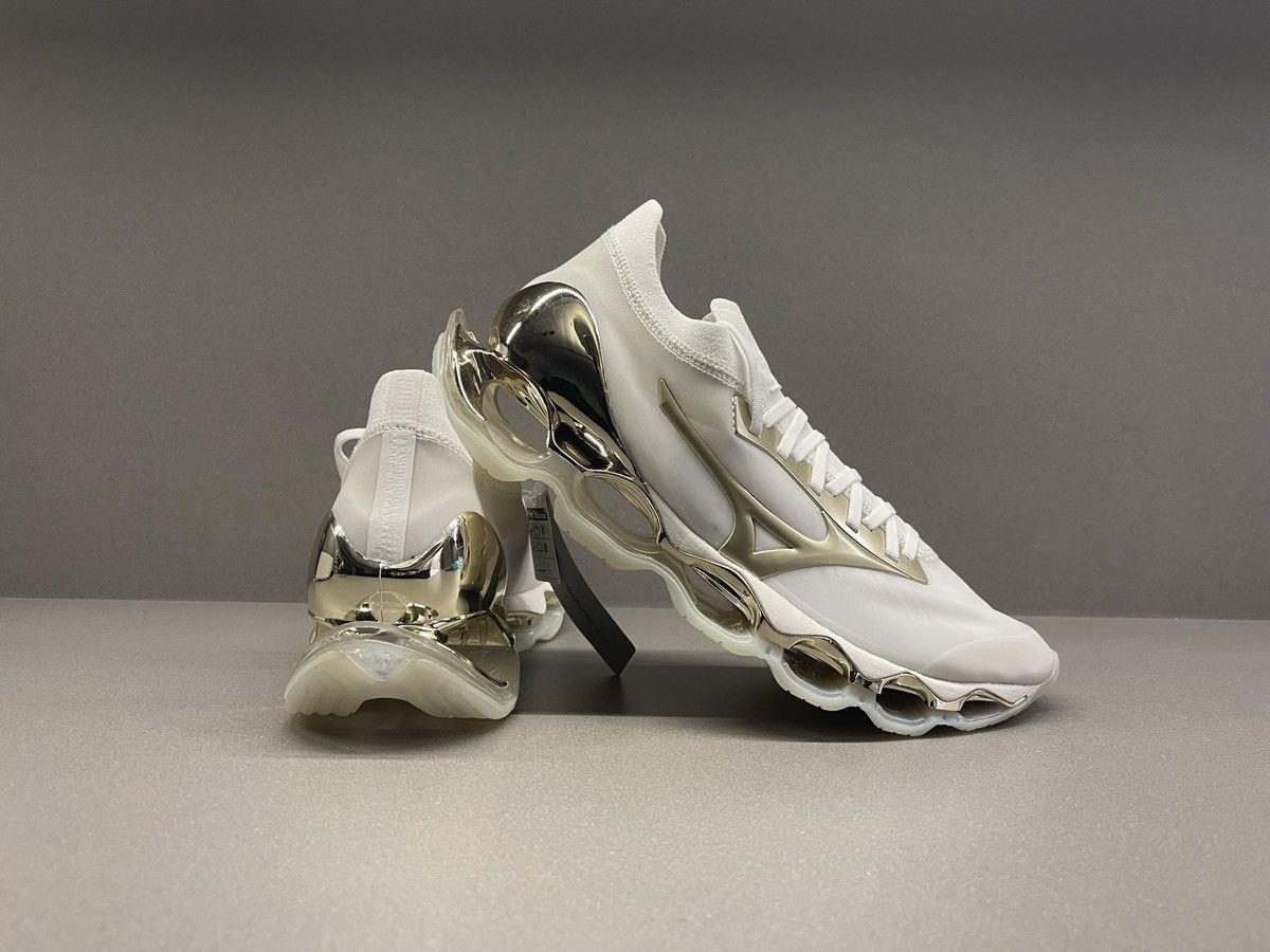 Mizuno Wave Prophecy Hajime Sorayama Champagne Gold