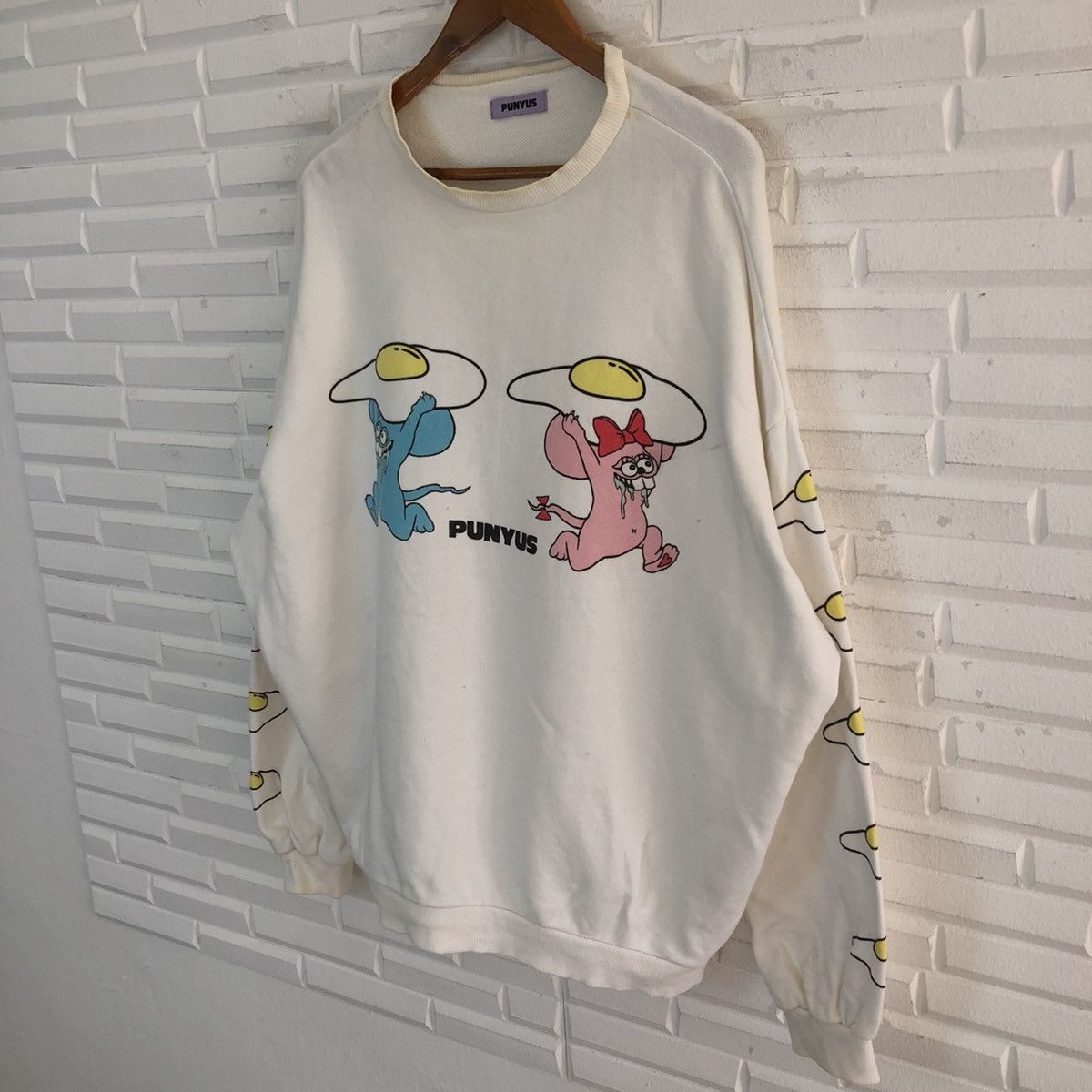 Japanese Brand VINTAGE PUNYUS SWEATSHIRT BIG LOGO STREETWEAR STYLE Size US L / EU 52-54 / 3 - 2 Thumbnail