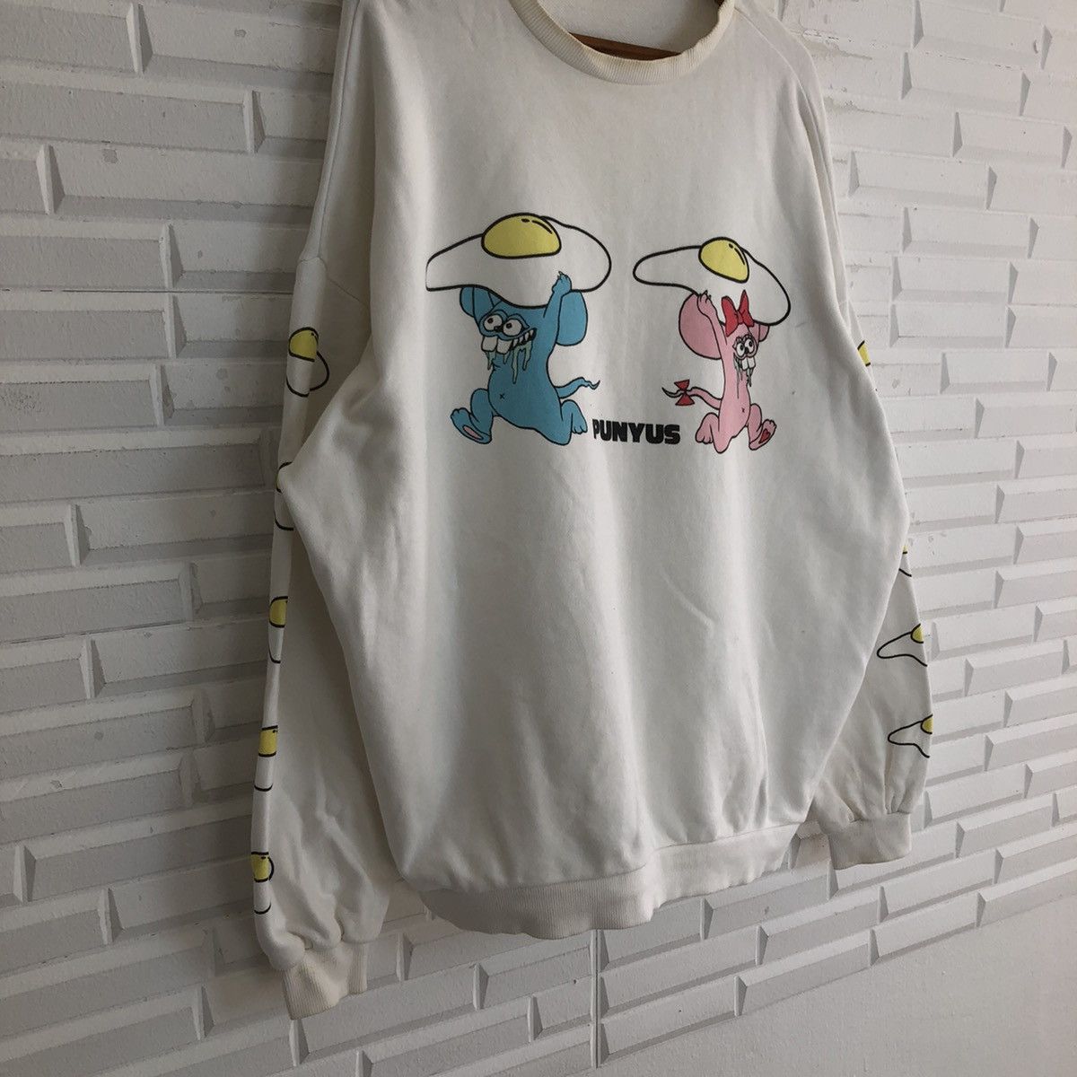 Japanese Brand VINTAGE PUNYUS SWEATSHIRT BIG LOGO STREETWEAR STYLE Size US L / EU 52-54 / 3 - 4 Thumbnail