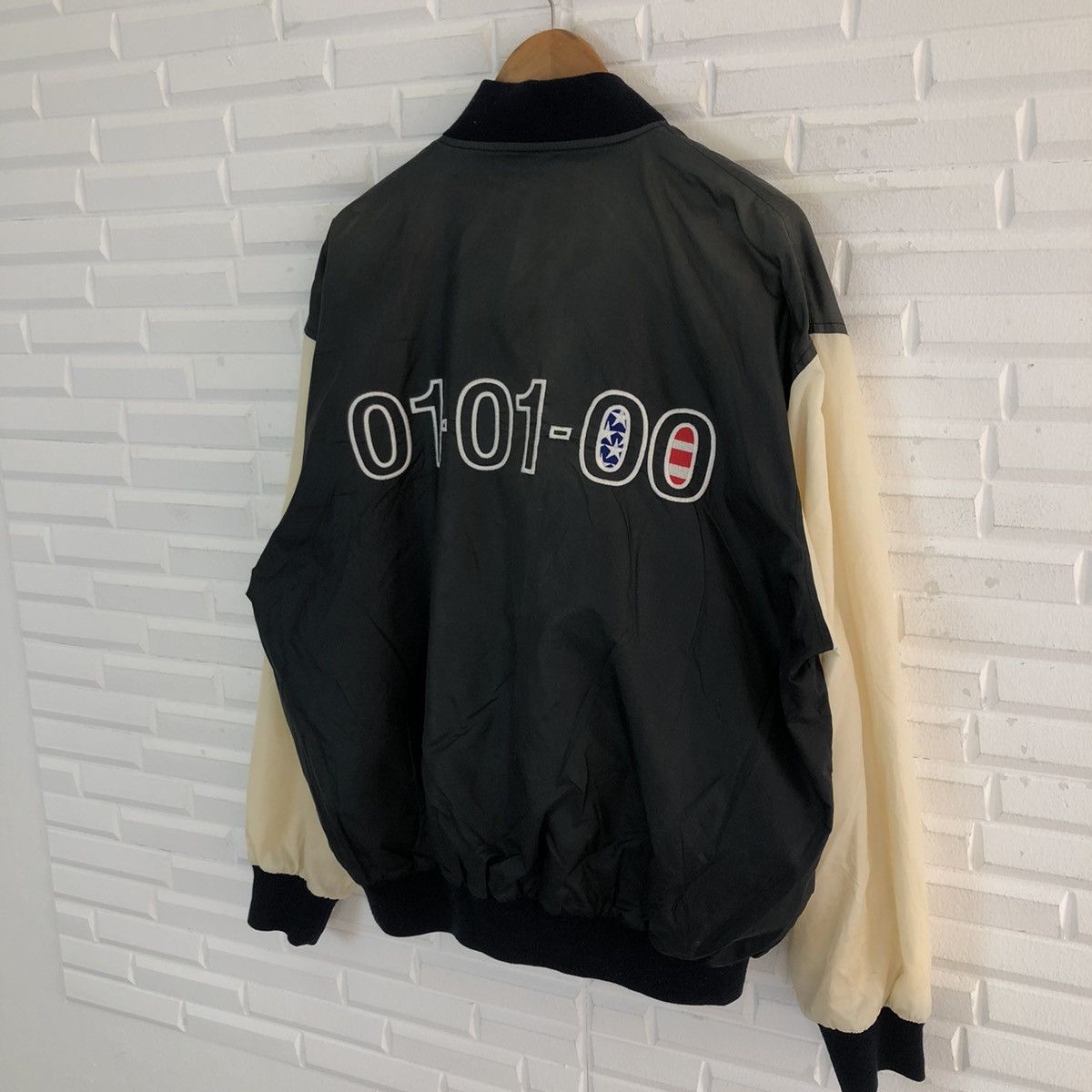 Japanese Brand VINTAGE 01-01-00 BOMBER JACKET BIG LOGO Size US M / EU 48-50 / 2 - 9 Thumbnail