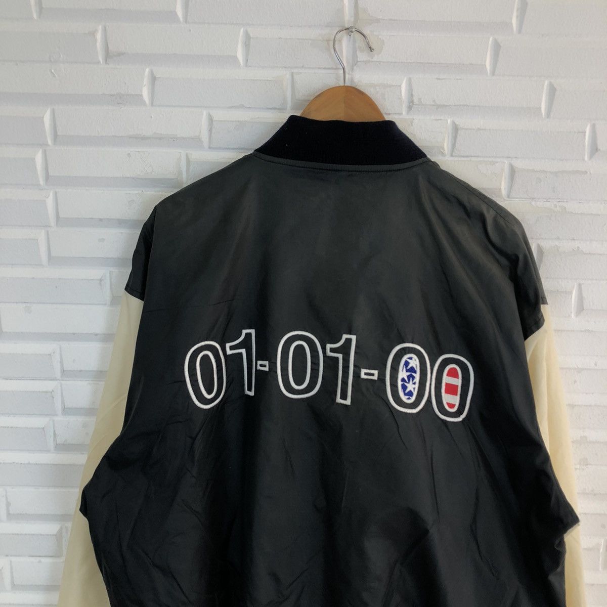Japanese Brand VINTAGE 01-01-00 BOMBER JACKET BIG LOGO Size US M / EU 48-50 / 2 - 10 Thumbnail