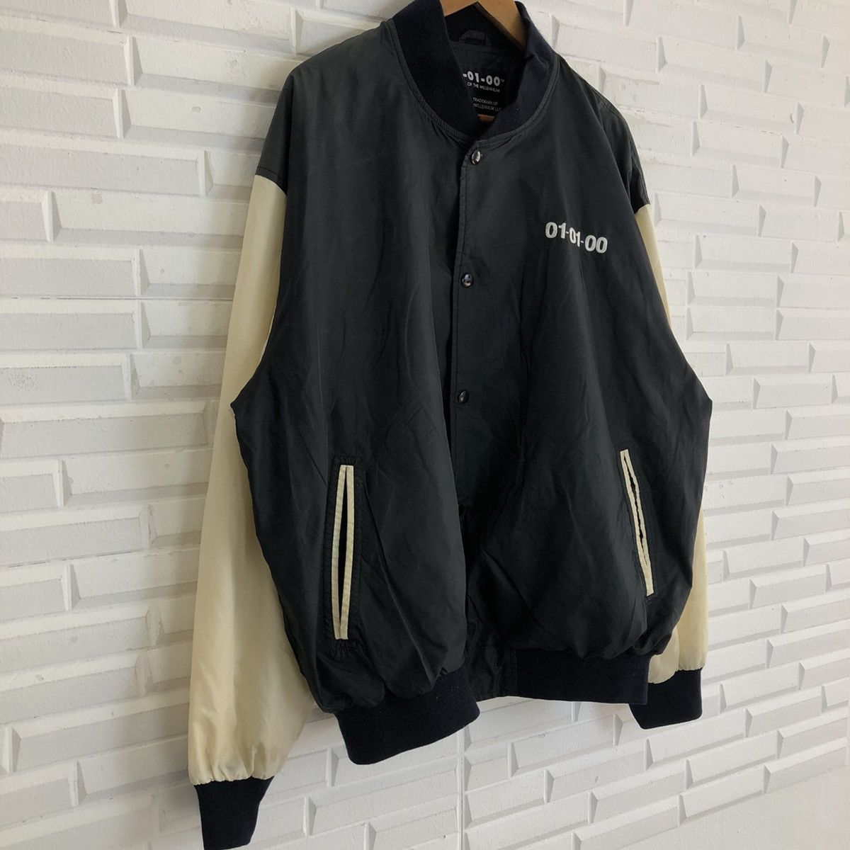 Japanese Brand VINTAGE 01-01-00 BOMBER JACKET BIG LOGO Size US M / EU 48-50 / 2 - 5 Thumbnail
