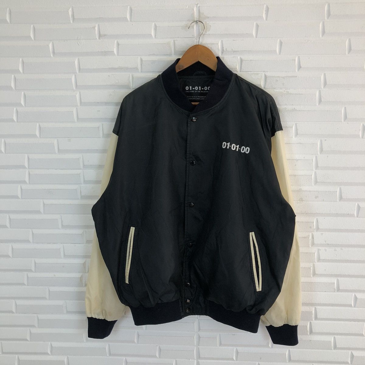 Japanese Brand VINTAGE 01-01-00 BOMBER JACKET BIG LOGO Size US M / EU 48-50 / 2 - 2 Thumbnail