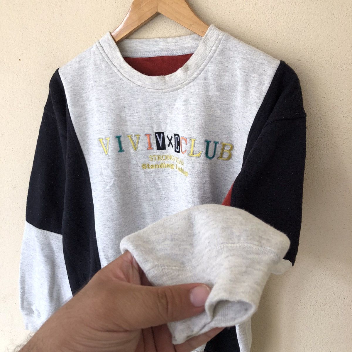 Japanese Brand VINTAGE VIVI CLUB VXC EMBROIDERED BIG LOGO SWEATSHIRT Size US M / EU 48-50 / 2 - 5 Thumbnail
