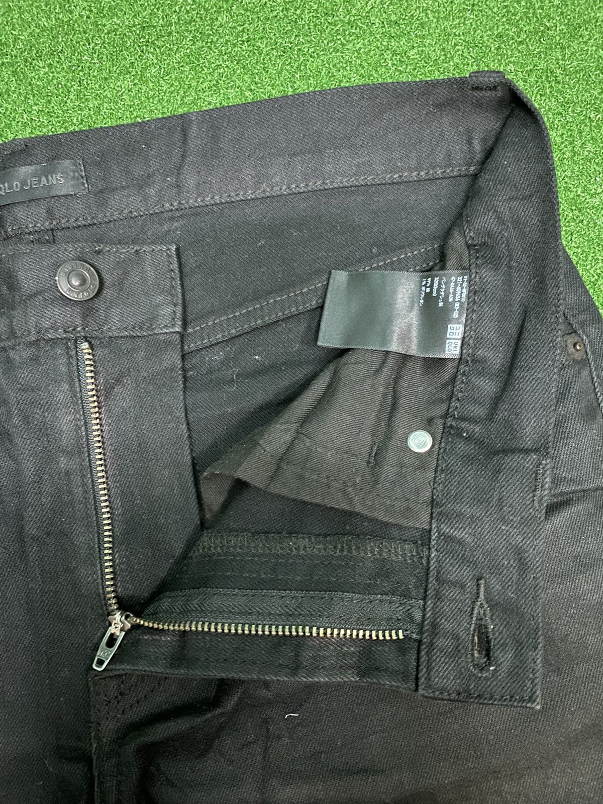 Japanese Brand UNIQLO SUPER BLACK SELVAGE DENIM SIZE 32 Size US 32 / EU 48 - 9 Thumbnail