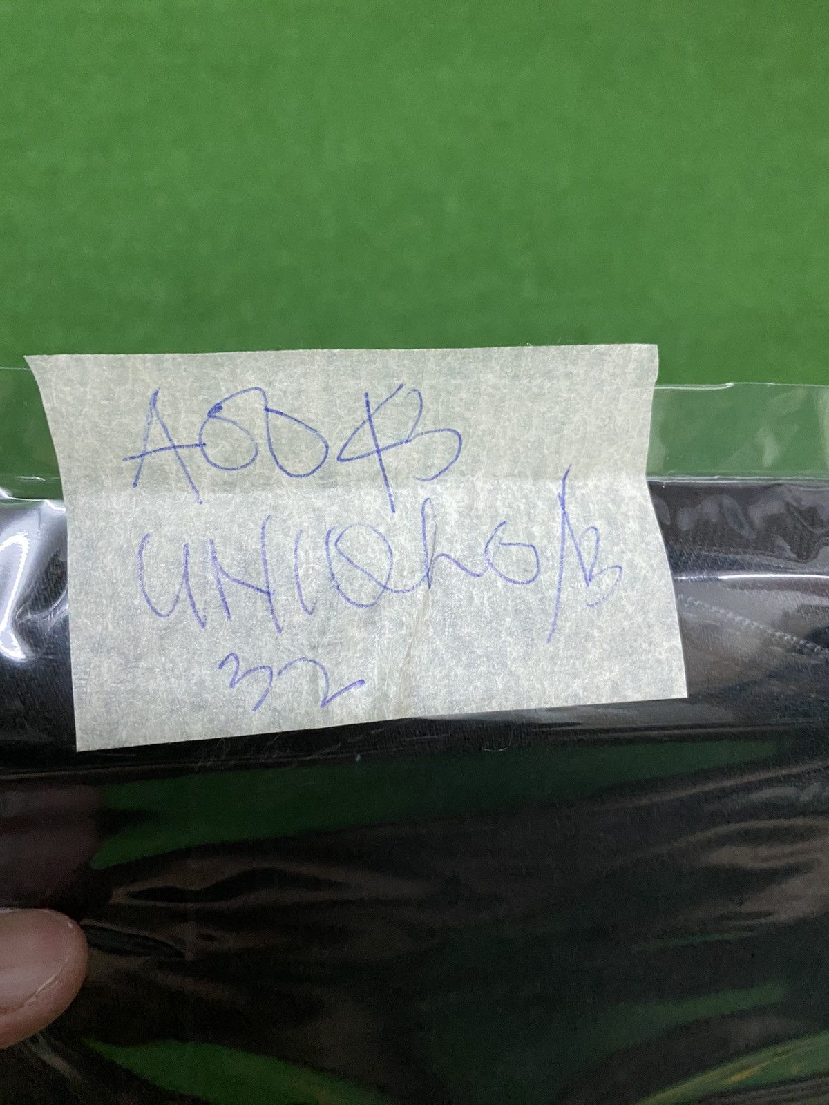 Japanese Brand UNIQLO SUPER BLACK SELVAGE DENIM SIZE 32 Size US 32 / EU 48 - 16 Thumbnail