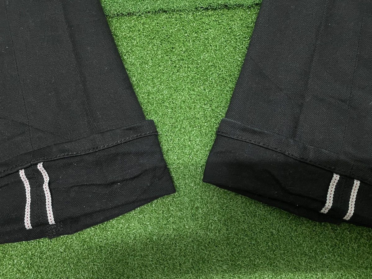 Japanese Brand UNIQLO SUPER BLACK SELVAGE DENIM SIZE 32 Size US 32 / EU 48 - 14 Thumbnail