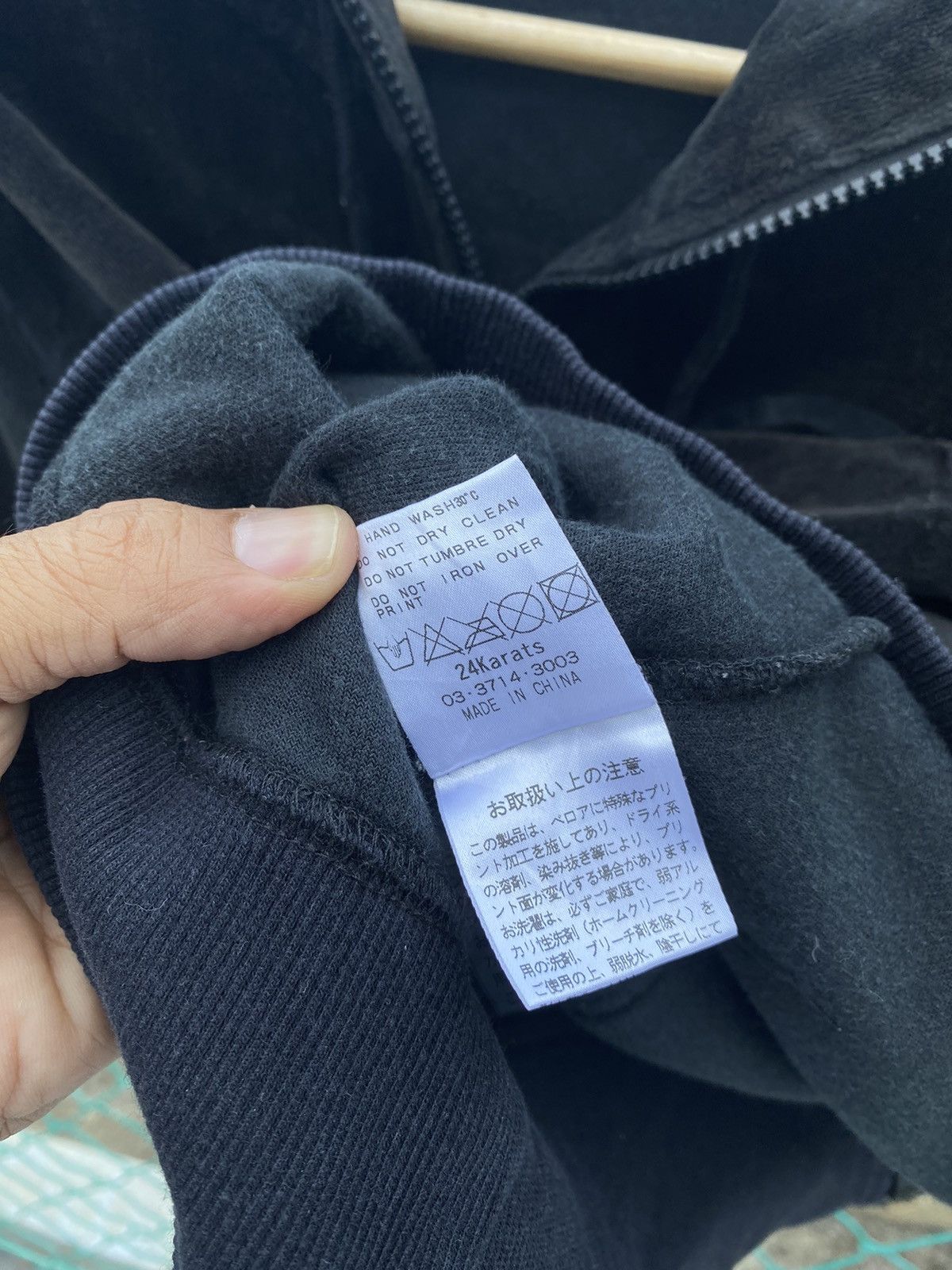 Japanese Brand 24 Karat Spellout Fullzipper Velvet Hoodies Size US M / EU 48-50 / 2 - 12 Thumbnail