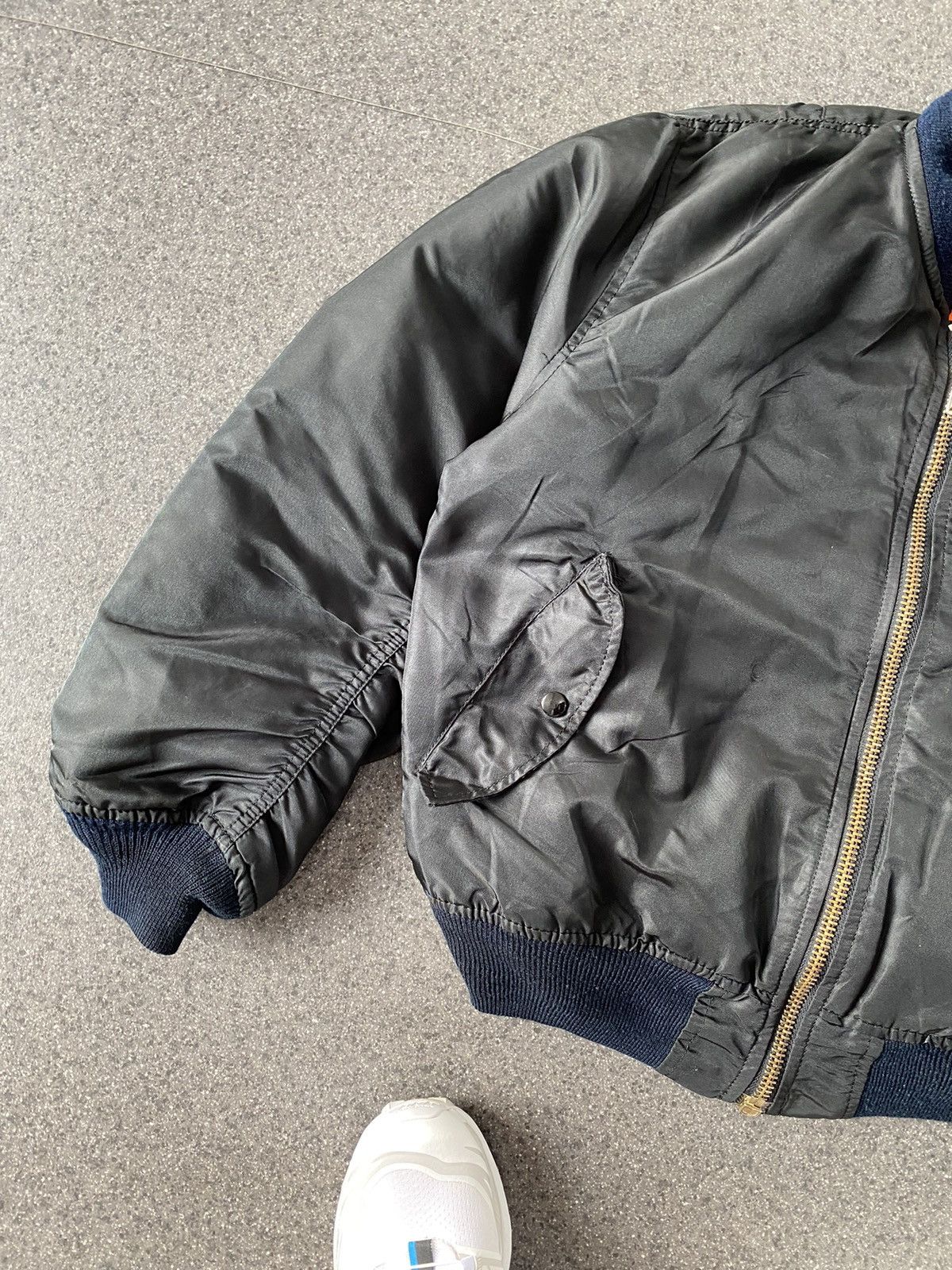 Vintage Vintage Military Trashed Bomber Jacket Size US M / EU 48-50 / 2 - 3 Thumbnail