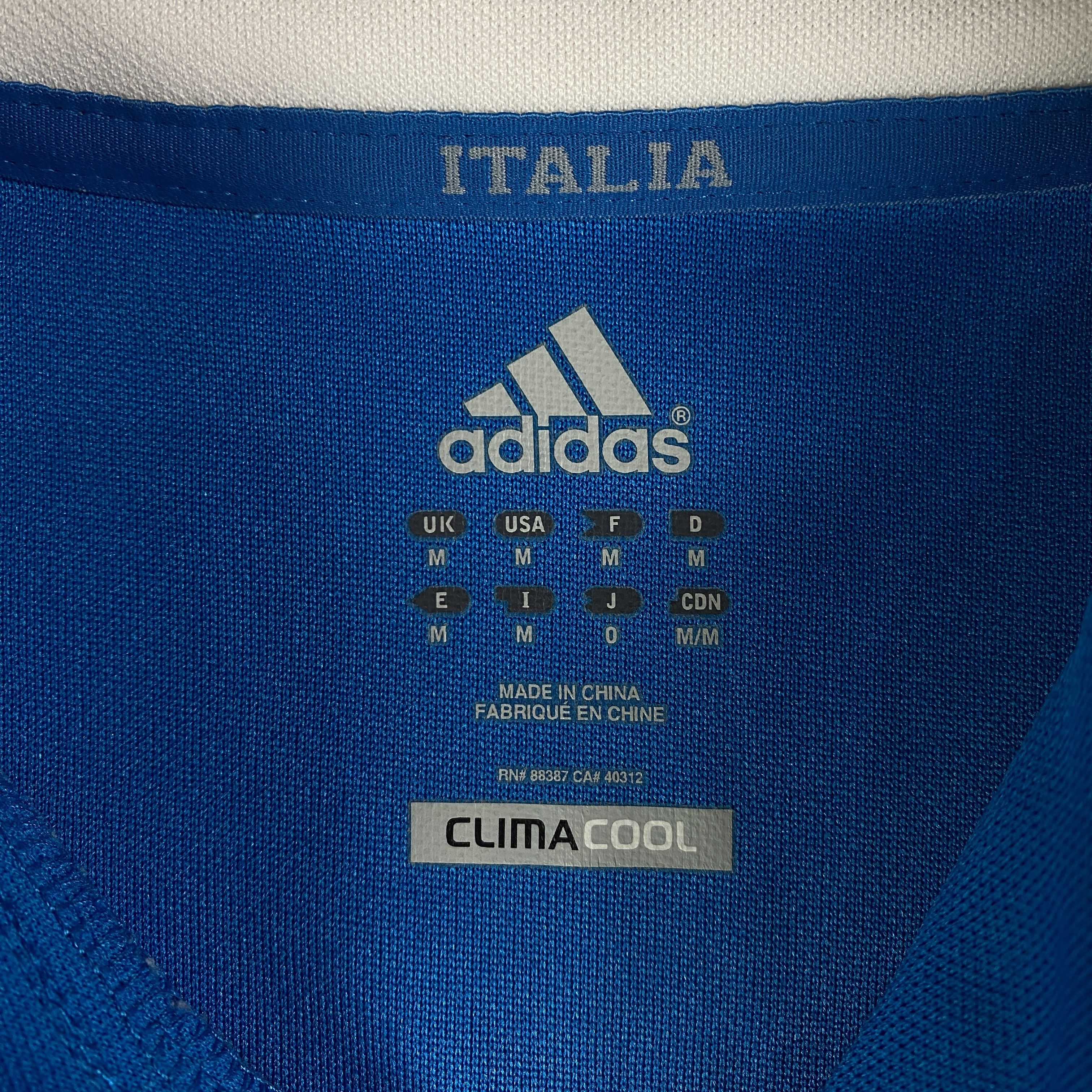 Adidas × Vintage Mens Football Shirt Jersey Italy Adidas 2012 Size M Size US M / EU 48-50 / 2 - 4 Thumbnail