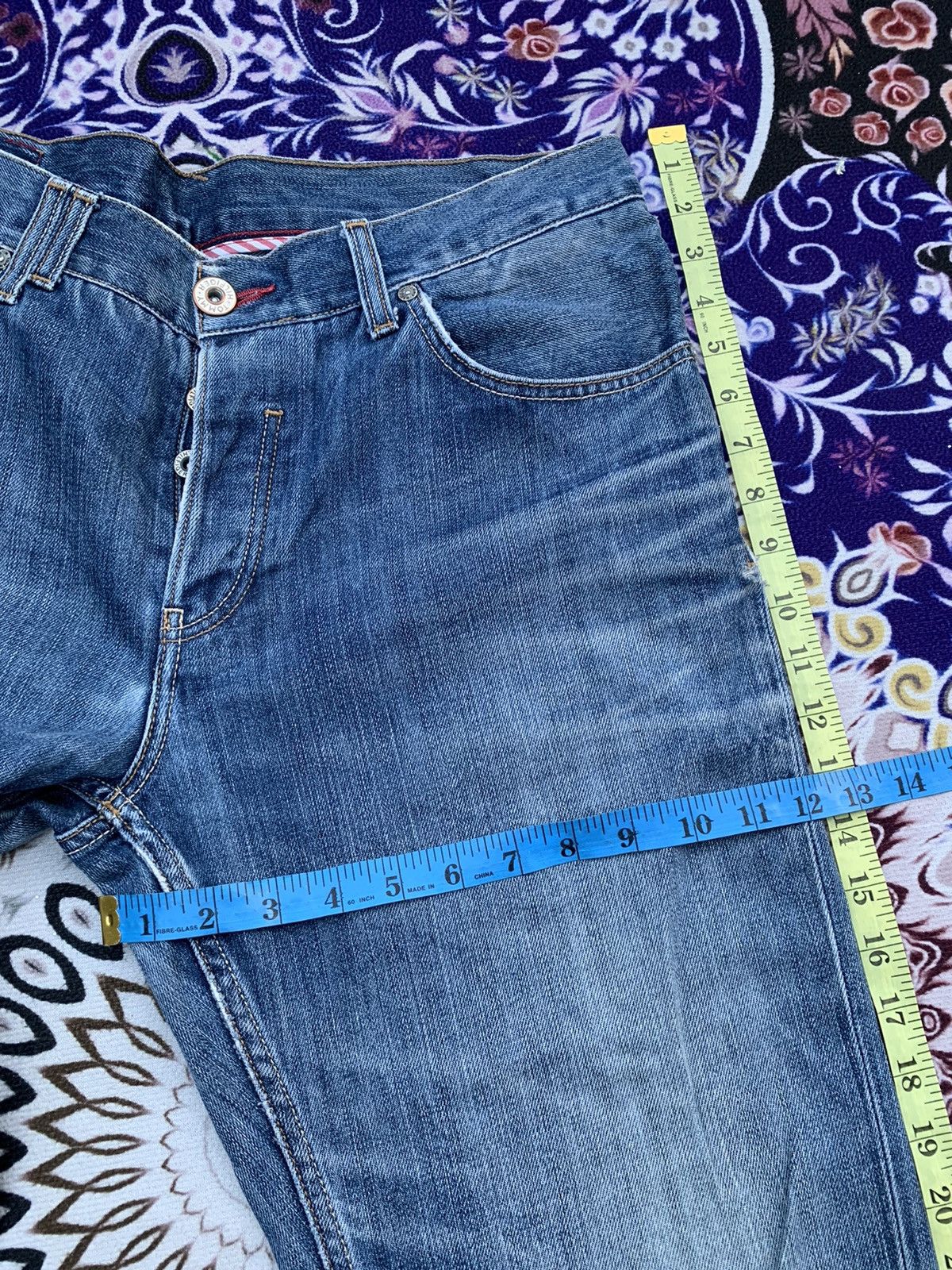 Tommy Hilfiger Tommy Hilfiger Distressed Denim Size US 35 - 18 Thumbnail