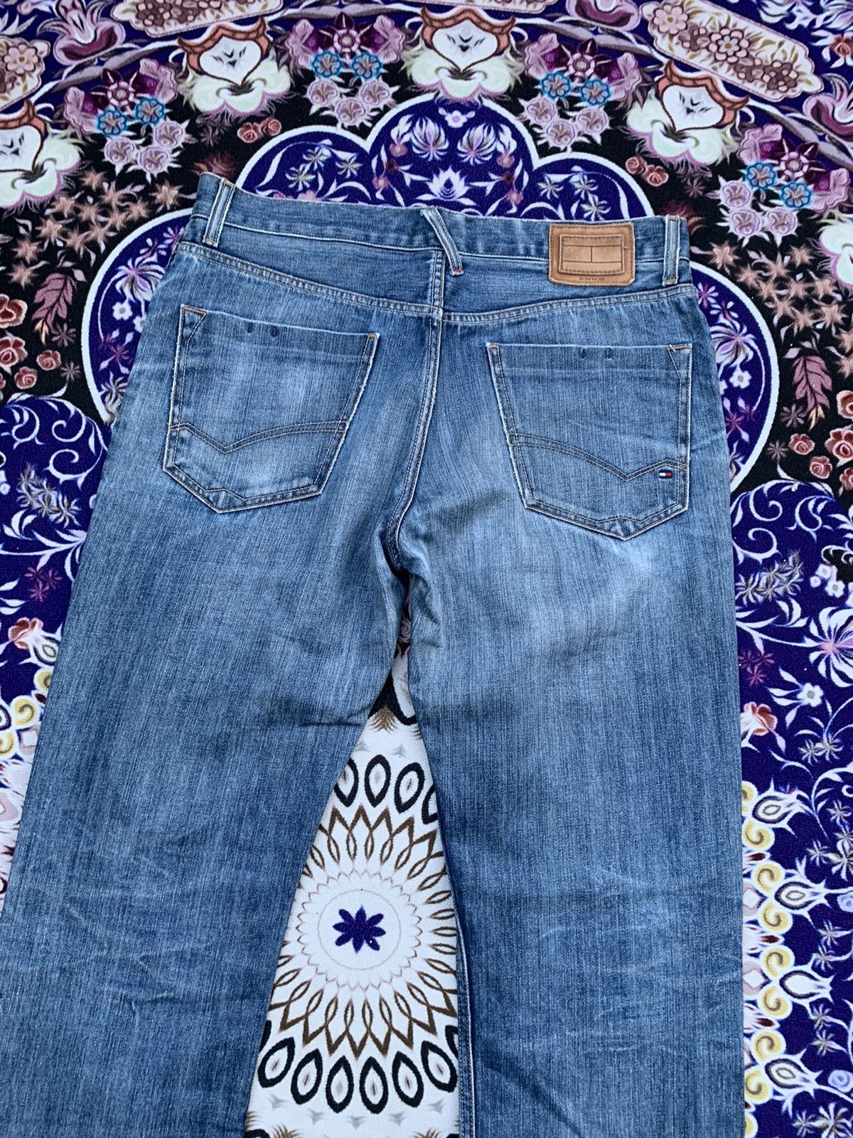 Tommy Hilfiger Tommy Hilfiger Distressed Denim Size US 35 - 14 Thumbnail
