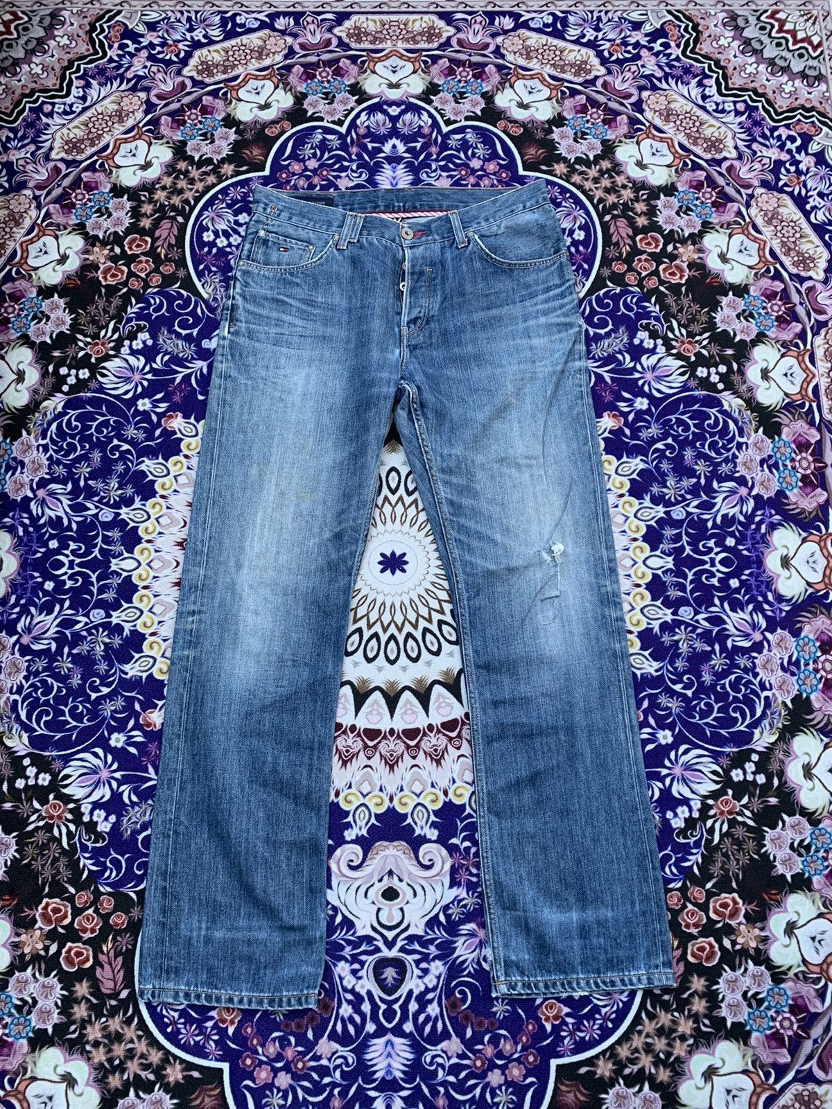 Tommy Hilfiger Tommy Hilfiger Distressed Denim Size US 35 - 2 Thumbnail