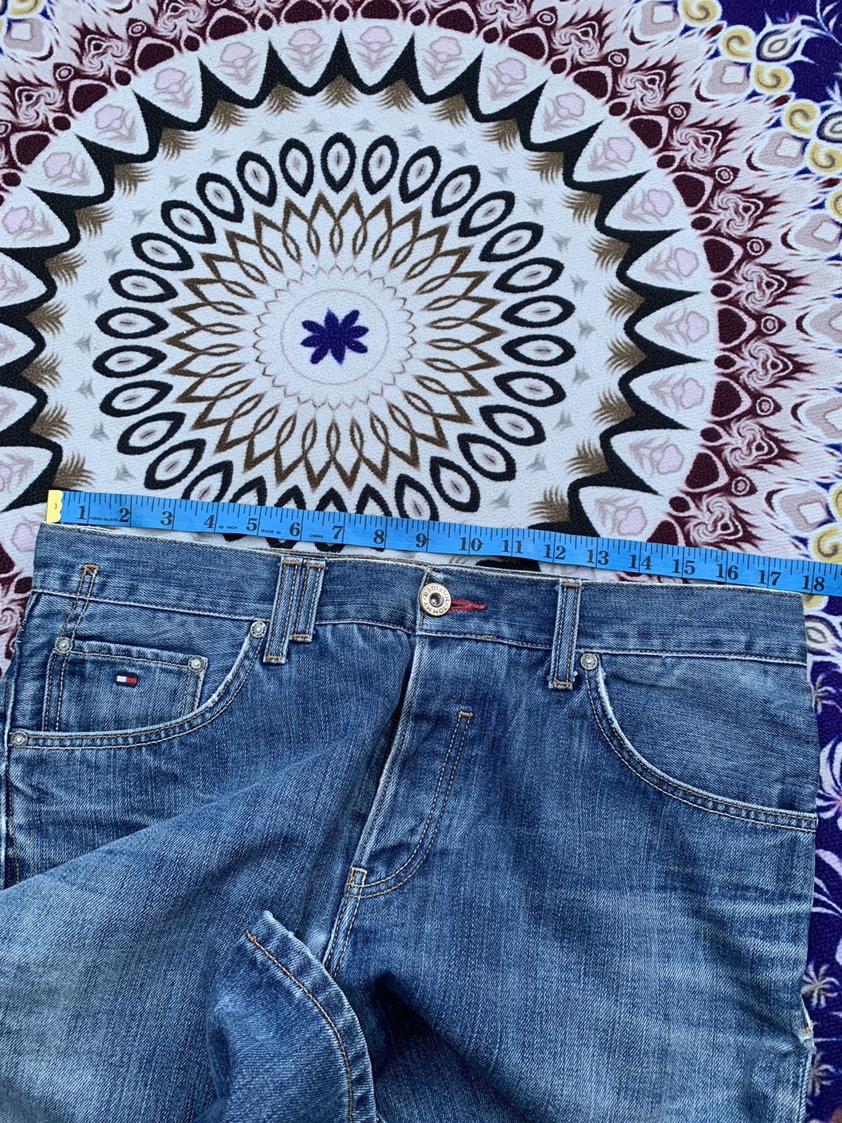 Tommy Hilfiger Tommy Hilfiger Distressed Denim Size US 35 - 17 Thumbnail