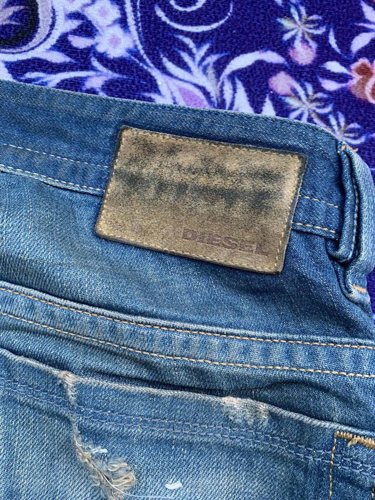 Diesel Vintage Diesel Faded & Distressed Denim Size US 32 / EU 48 - 14 Thumbnail