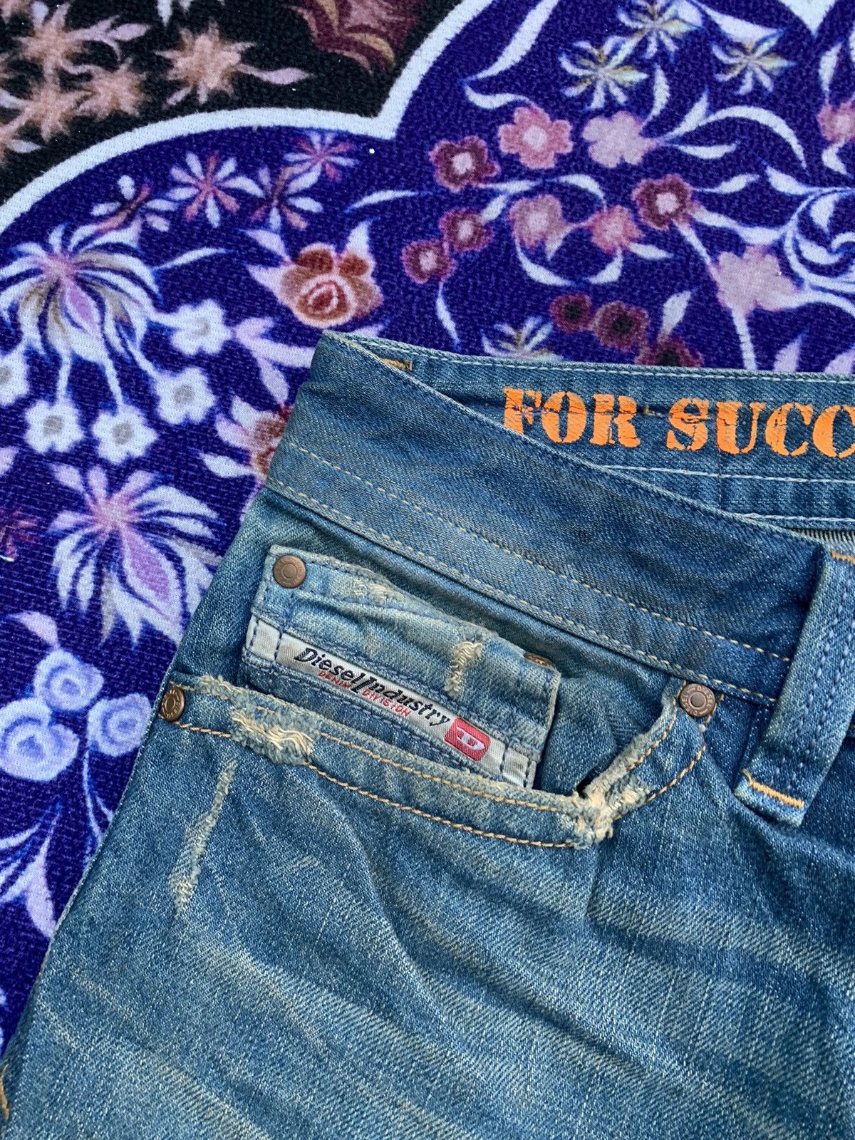 Diesel Vintage Diesel Faded & Distressed Denim Size US 32 / EU 48 - 5 Thumbnail