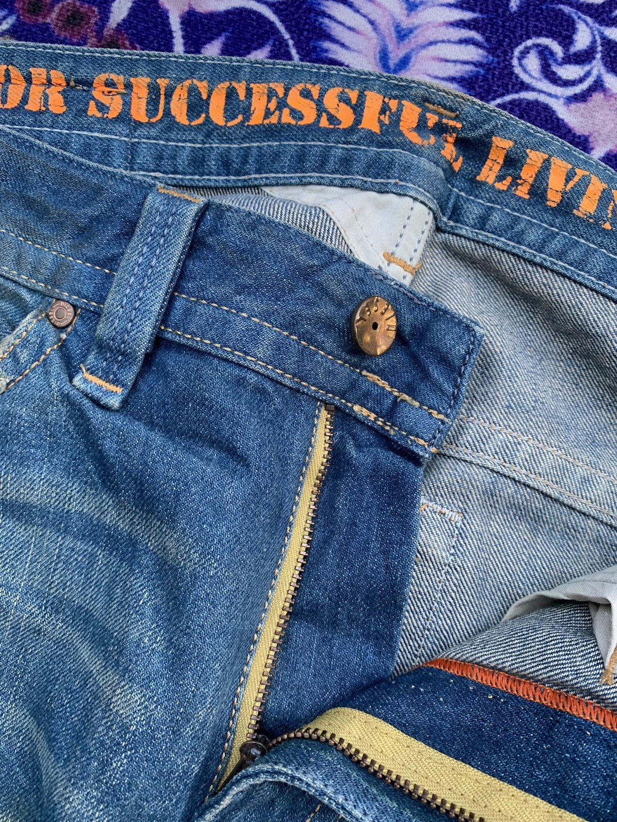 Diesel Vintage Diesel Faded & Distressed Denim Size US 32 / EU 48 - 6 Thumbnail