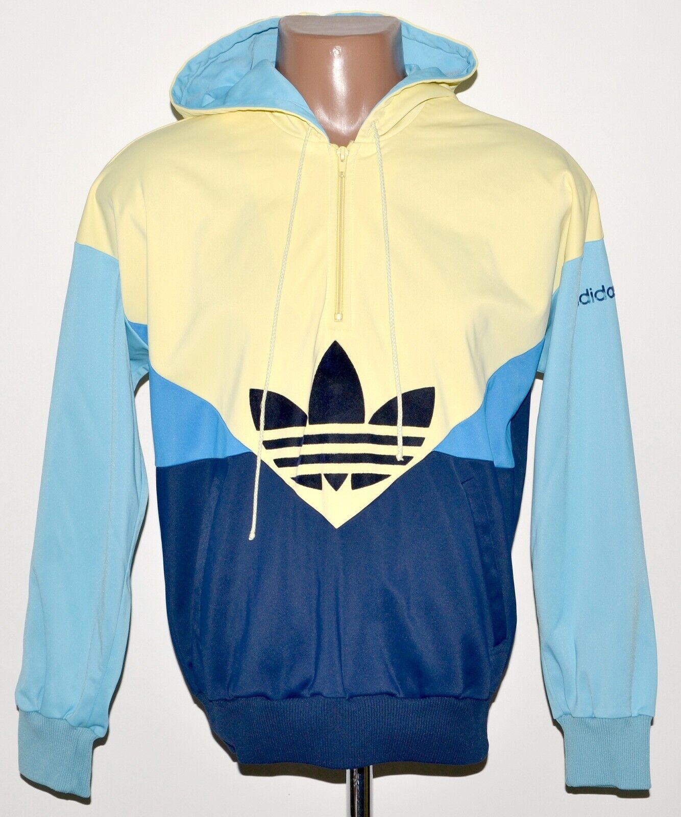 VINTAGE ADIDAS 1980`S FOOTBALL HOODED TOP SIZE M ADULT