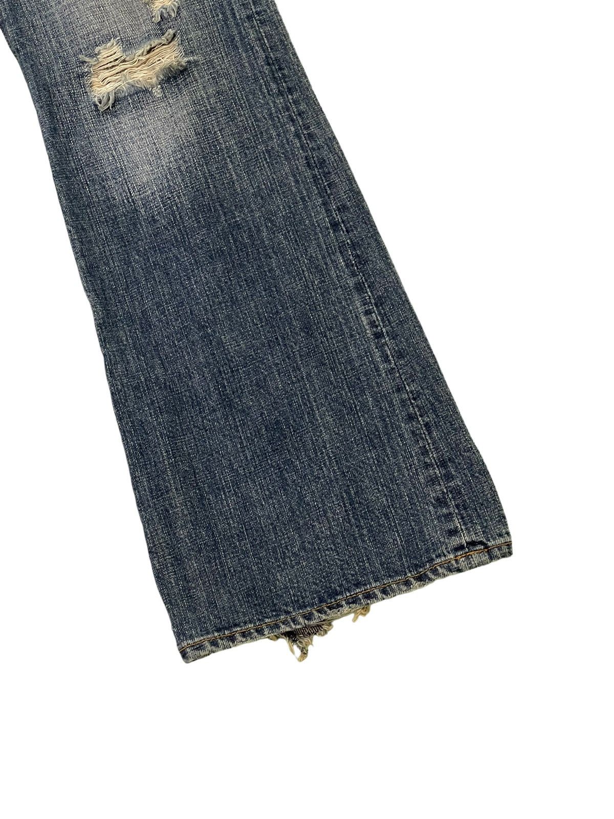 Japanese Brand Flare Jeans Coat of Arms Distress Denim Low Rise 2🟦3 Size US 31 - 4 Thumbnail