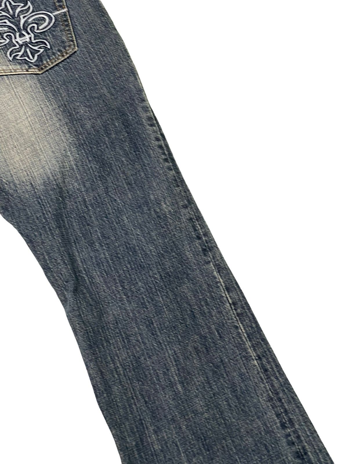 Japanese Brand Flare Jeans Coat of Arms Distress Denim Low Rise 2🟦3 Size US 31 - 18 Thumbnail