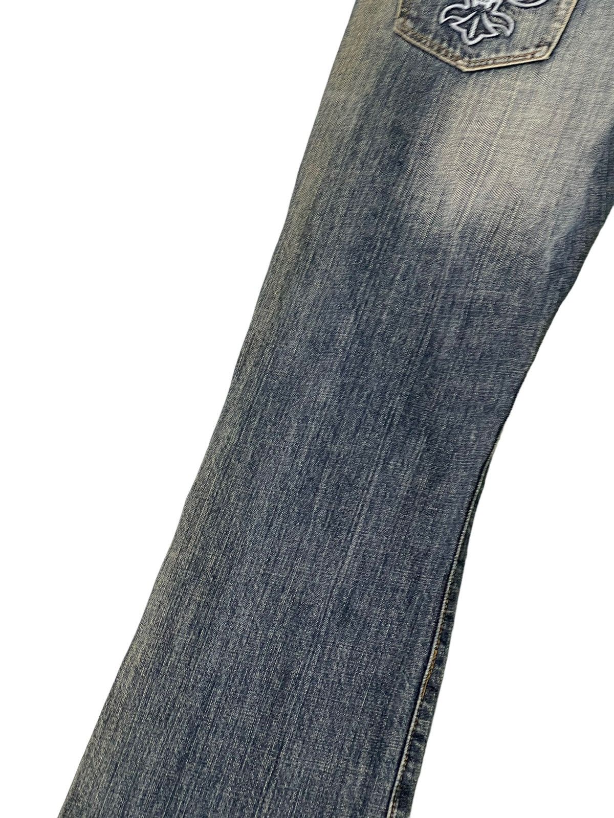 Japanese Brand Flare Jeans Coat of Arms Distress Denim Low Rise 2🟦3 Size US 31 - 17 Thumbnail