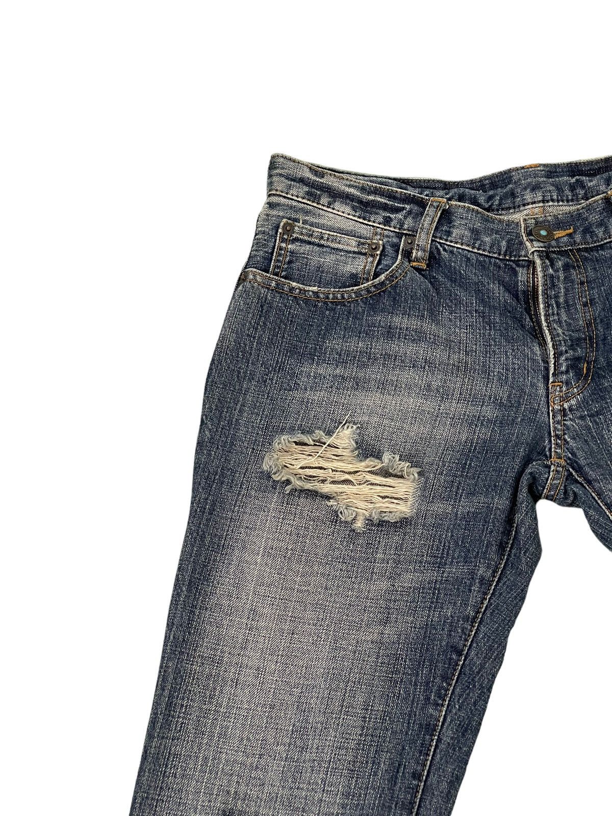 Japanese Brand Flare Jeans Coat of Arms Distress Denim Low Rise 2🟦3 Size US 31 - 8 Thumbnail