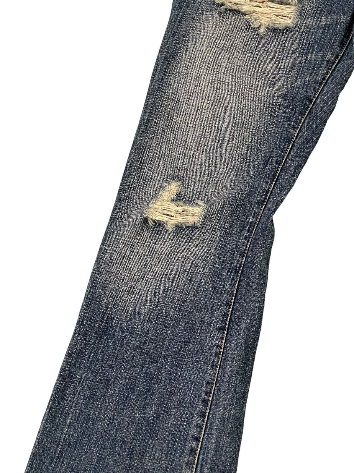 Japanese Brand Flare Jeans Coat of Arms Distress Denim Low Rise 2🟦3 Size US 31 - 6 Thumbnail