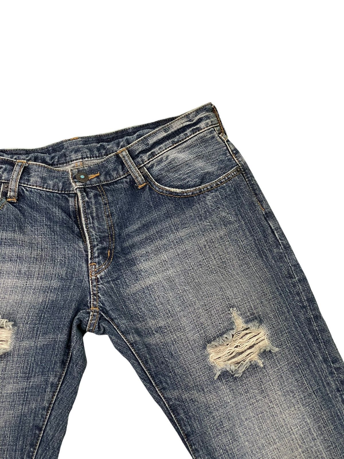 Japanese Brand Flare Jeans Coat of Arms Distress Denim Low Rise 2🟦3 Size US 31 - 9 Thumbnail