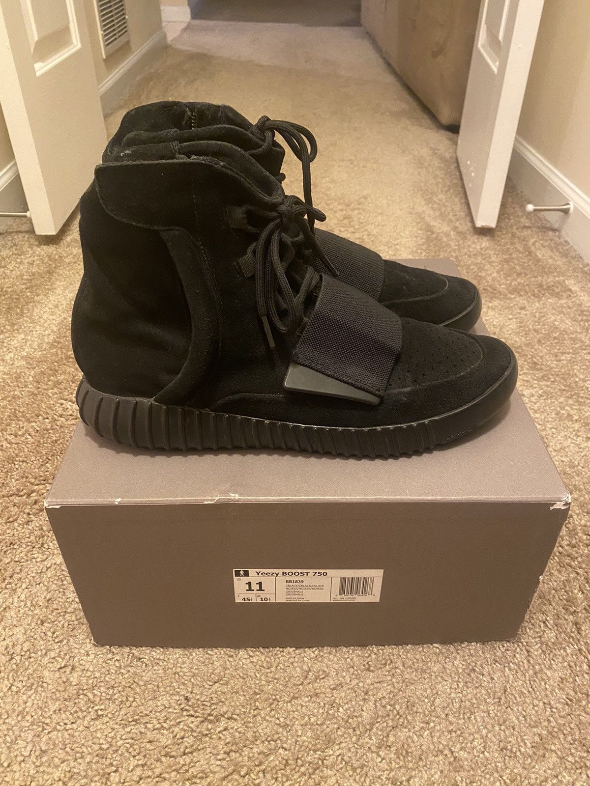 yeezy boost 750 triple black