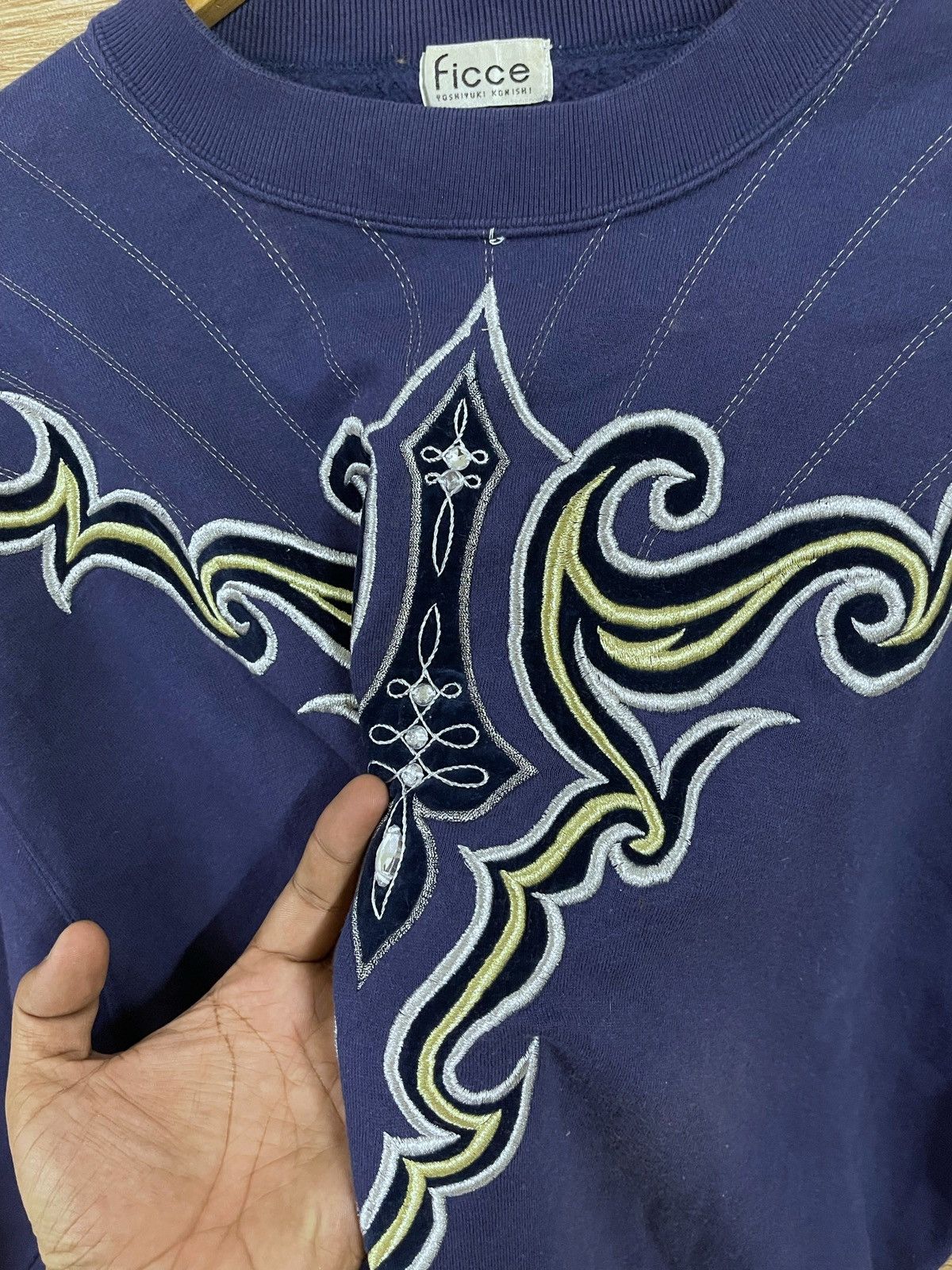 Japanese Brand × Vintage × Yoshiyuki Konishi Vintage Yoshiyuki Konishi Sweatshirt Embroidery With Diamond Size US L / EU 52-54 / 3 - 3 Thumbnail