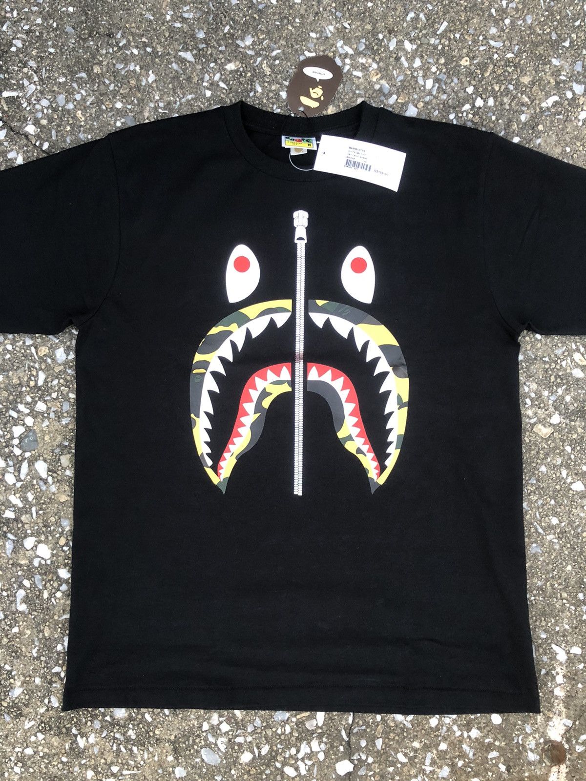 Bape 1ST CAMO SHARK TEE Size US M / EU 48-50 / 2 - 3 Thumbnail