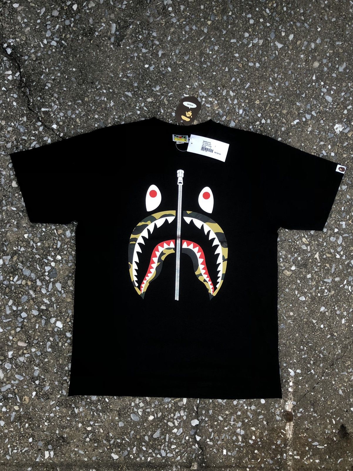 Bape 1ST CAMO SHARK TEE Size US M / EU 48-50 / 2 - 2 Thumbnail
