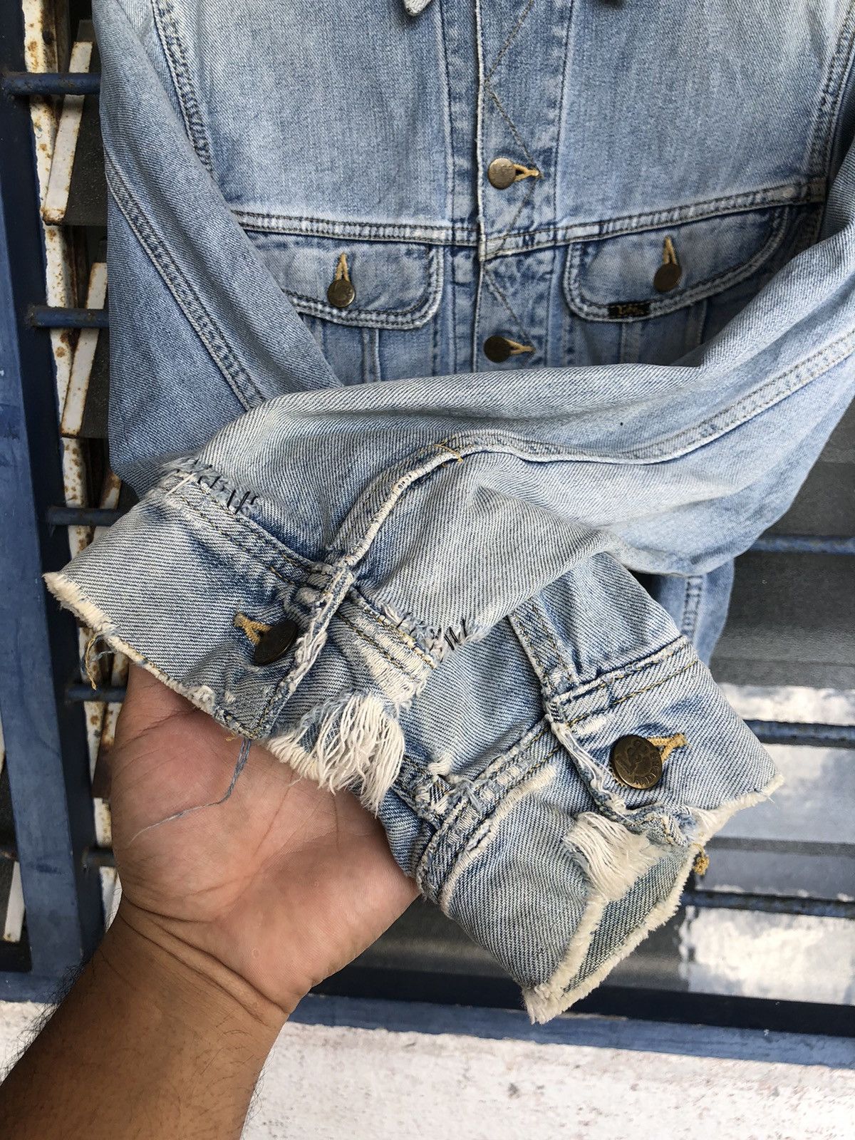 Lee Vintage 80s Lee Raider Distressed Denim Trucker Jackets Size US M / EU 48-50 / 2 - 8 Thumbnail