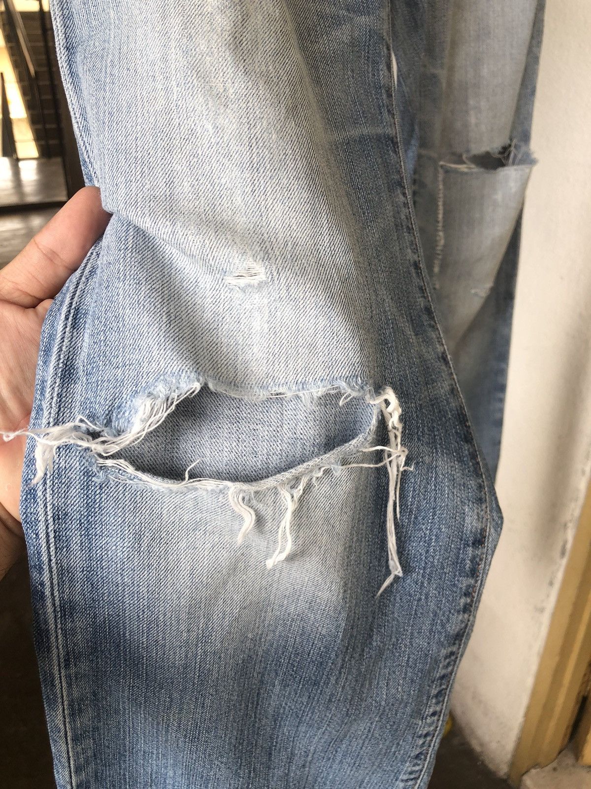 Levi's Vintage Levis 502 Distressed Denim Jeans Size US 33 - 7 Thumbnail