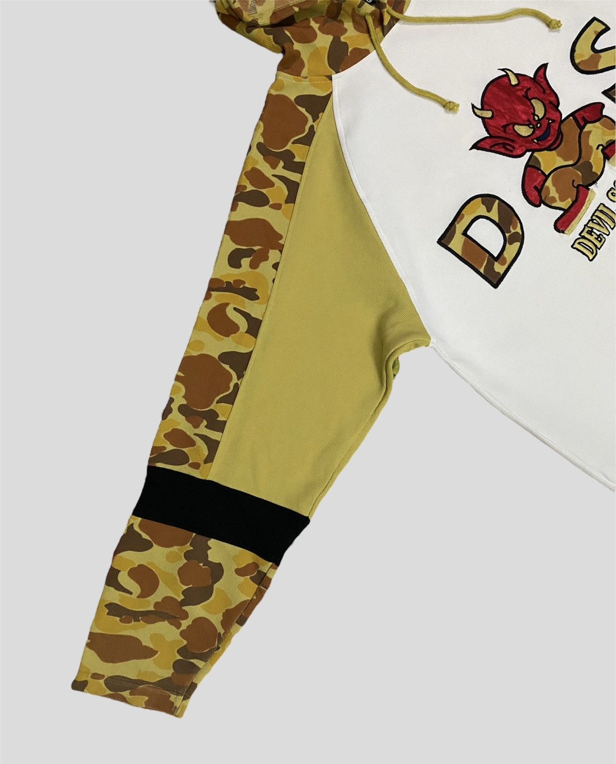 Japanese Brand Vintage Devil Soldier Duck Camo Hoodie Size US L / EU 52-54 / 3 - 6 Thumbnail