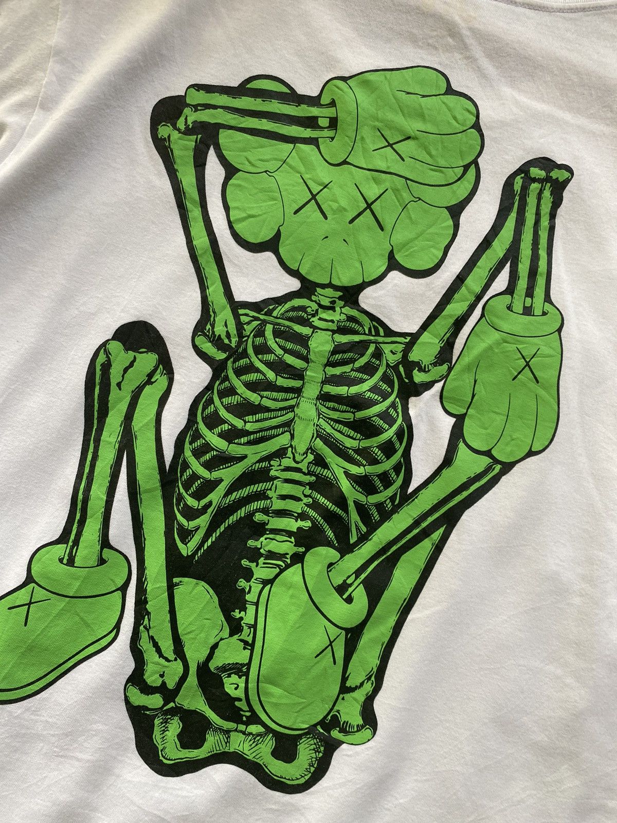 Japanese Brand × Kaws × Uniqlo Uniqlo Kaws Green Skeleton Tee Size US L / EU 52-54 / 3 - 6 Thumbnail
