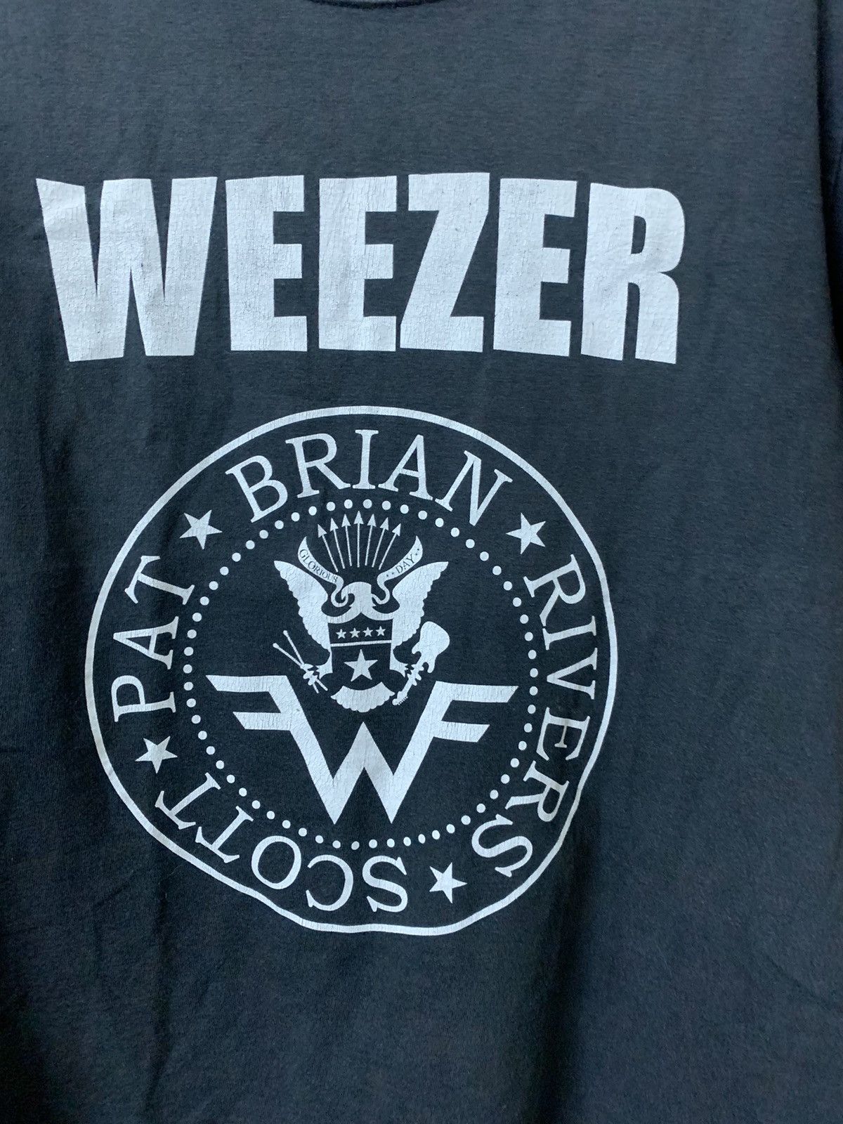Band Tees Y2K weezer band shirt Size US M / EU 48-50 / 2 - 3 Thumbnail