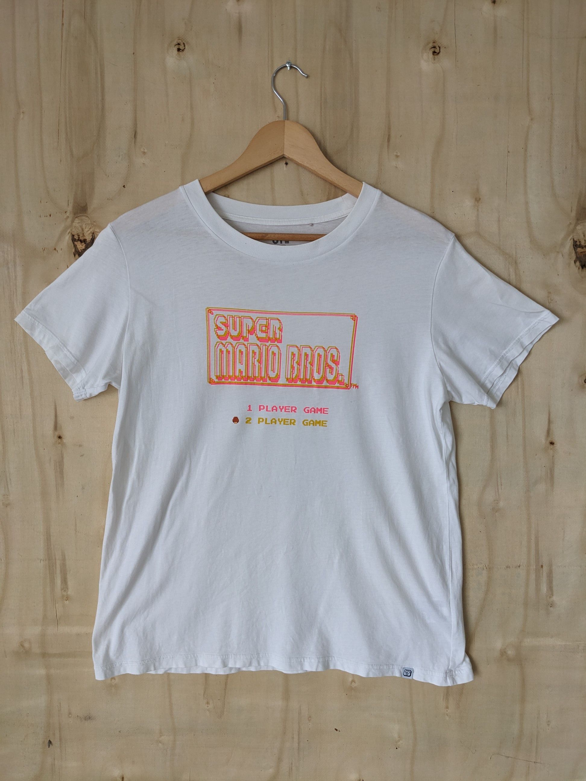 Japanese Brand × Nintendo × Uniqlo Uniqlo X Super Mario Bros Tee Nintendo Size US M / EU 48-50 / 2 - 1 Thumbnail