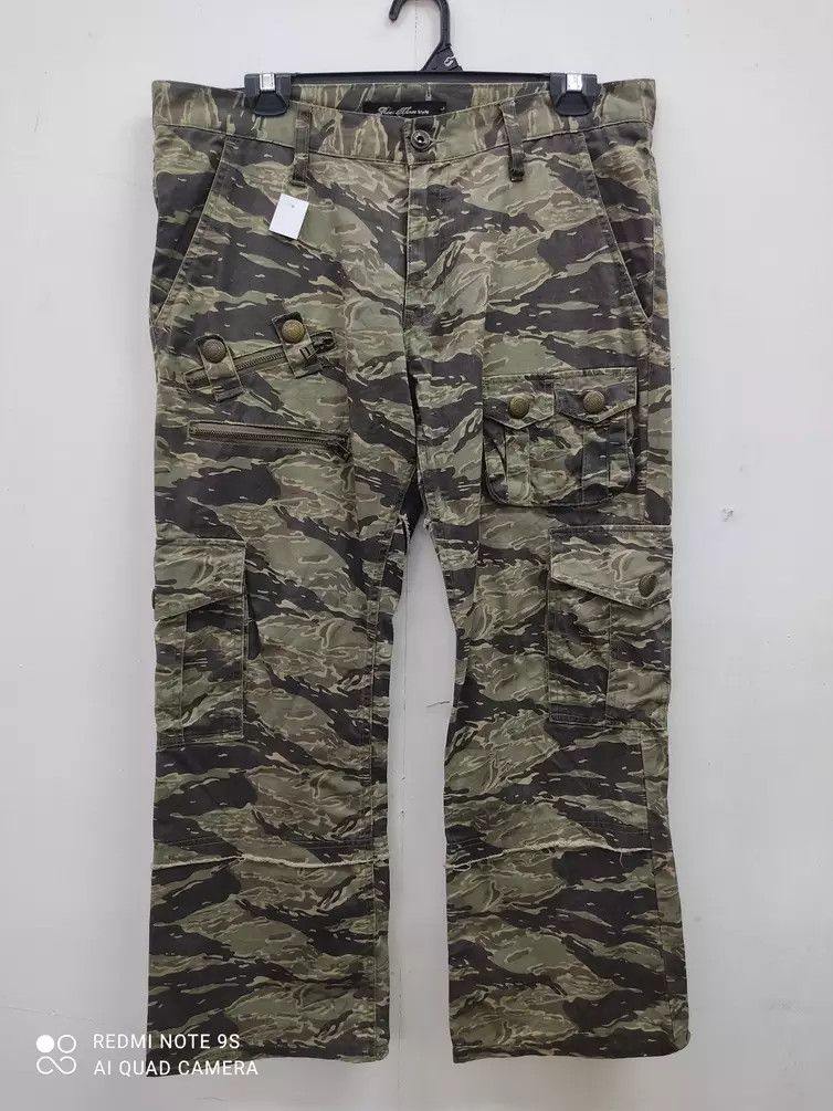 Roots 10 Pocket Tiger Stripe Root Three Multipocket Cargo Pants Size US 35 - 1 Thumbnail