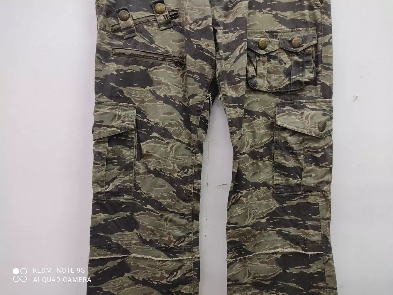 Roots 10 Pocket Tiger Stripe Root Three Multipocket Cargo Pants Size US 35 - 3 Thumbnail