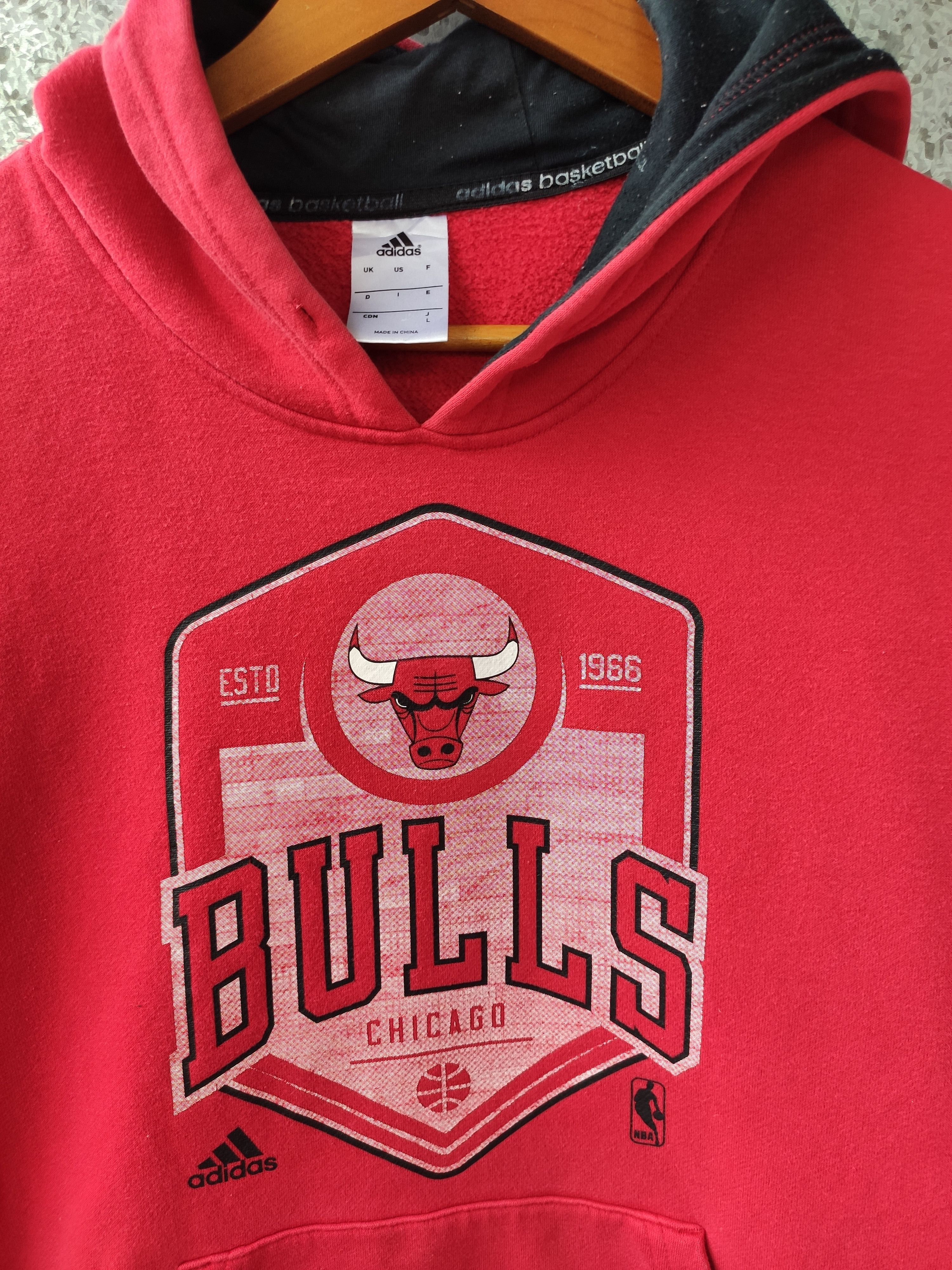 Adidas × NBA Vintage Adidas Chicago Bulls Hoodies Size US M / EU 48-50 / 2 - 2 Thumbnail